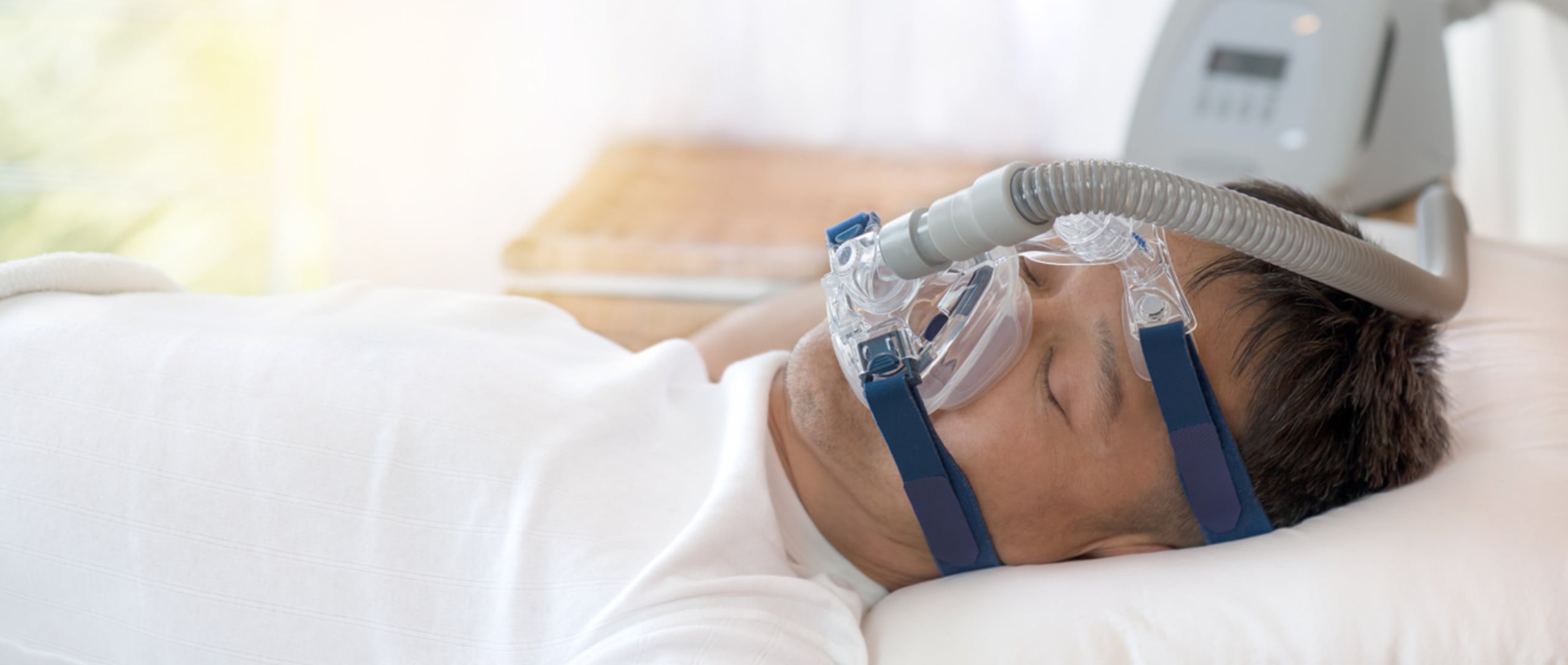 El tratamiento mantiene abierta la tráquea y de esa manera, la respiración y la frecuencia cardiaca son constantes y se mantiene un sueño de calidad. (Shutterstock)
