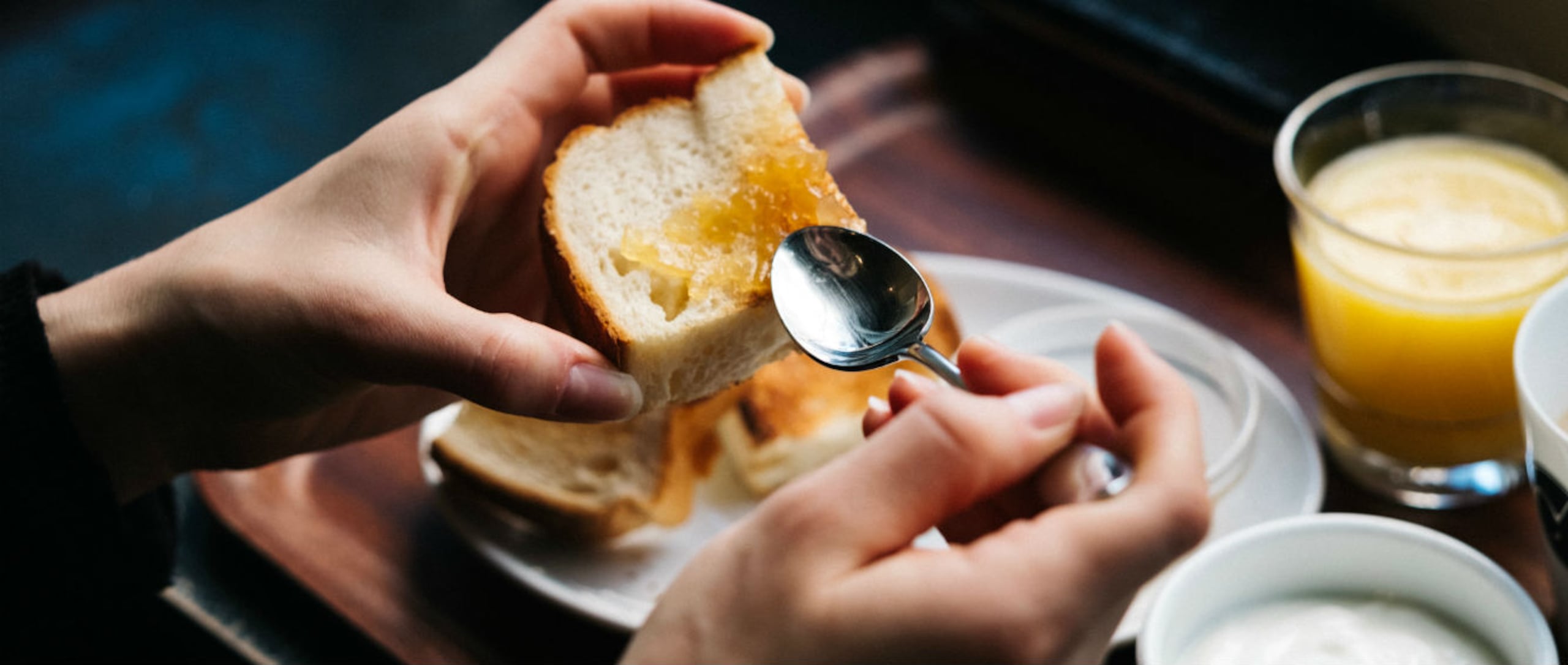 Hay antecedentes de que no tomar desayuno puede producir estrés neuronal, lo cual aumenta la presión arterial. (Jonas Jacobsson / Unsplash)