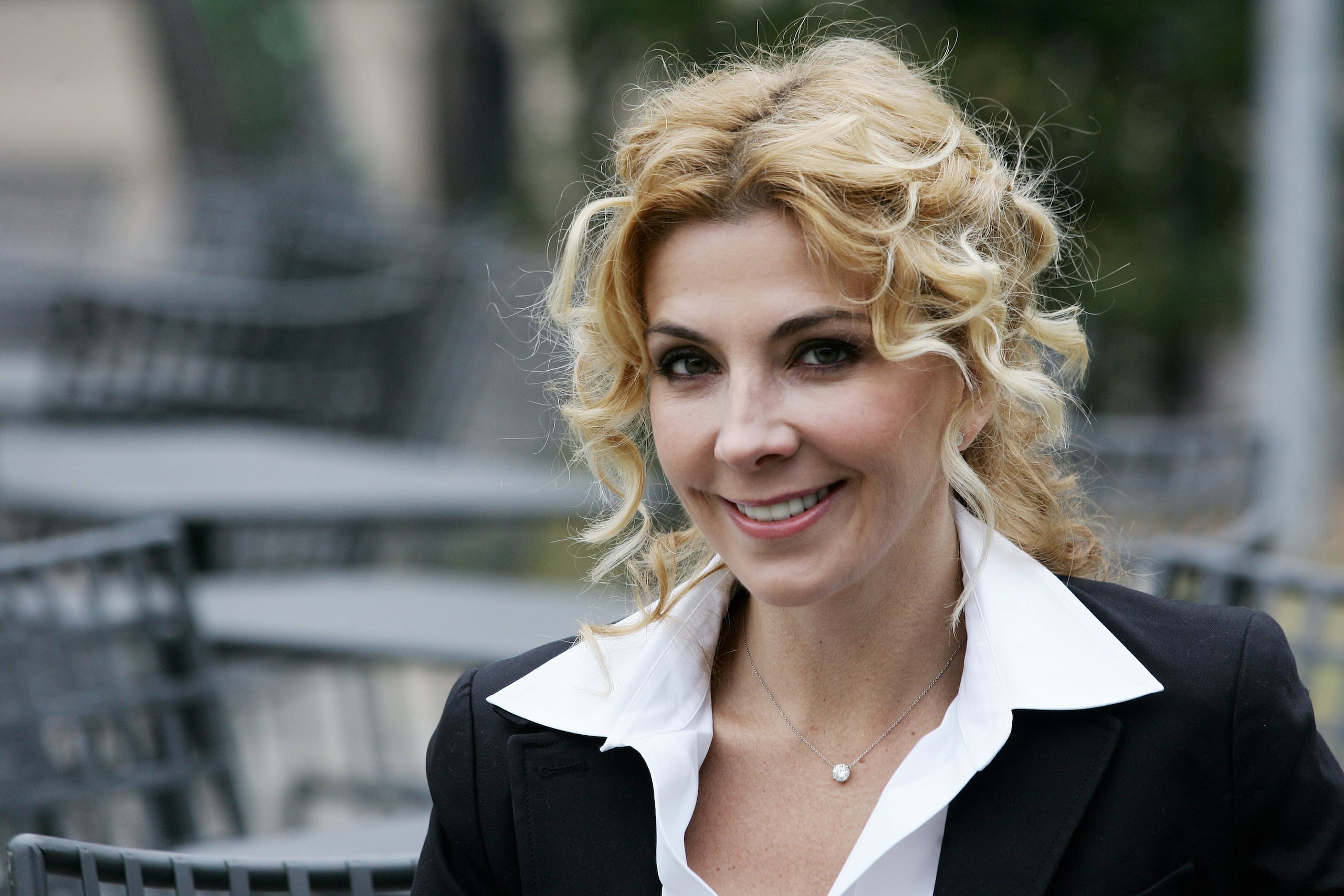 (FILES): This February 8, 2006 file photo shows British actress Natasha Richardson during a photocall of the film "The White Countess" directed by James Ivory, in Rome. Actress Natasha Richardson has died following a ski accident, a spokesman for her actor husband Liam Neeson said in a statement on March 18, 2009.    AFP PHOTO / Files / Tiziana FABI