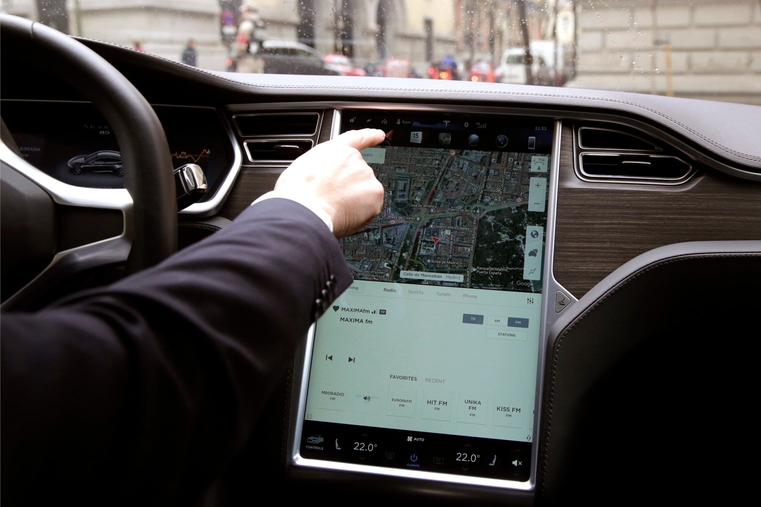 Casi todos los vehículos nuevos cuentan con funciones que usan las telecomunicaciones para encontrar autos en los estacionamientos, encender el motor de manera remota e incluso contactar al personal de emergencia, según la misiva de la FCC.