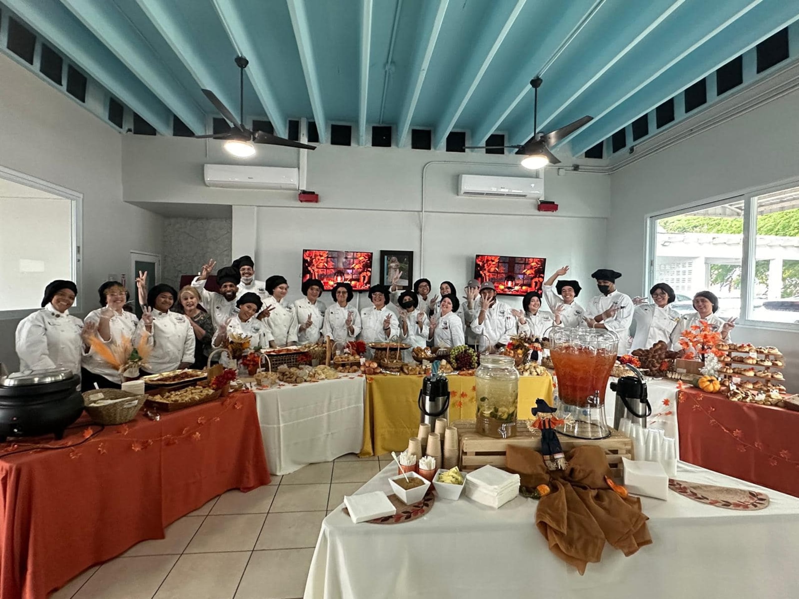 La matrícula para estudiar en la Escuela Hotelera de San Juan está abierta.