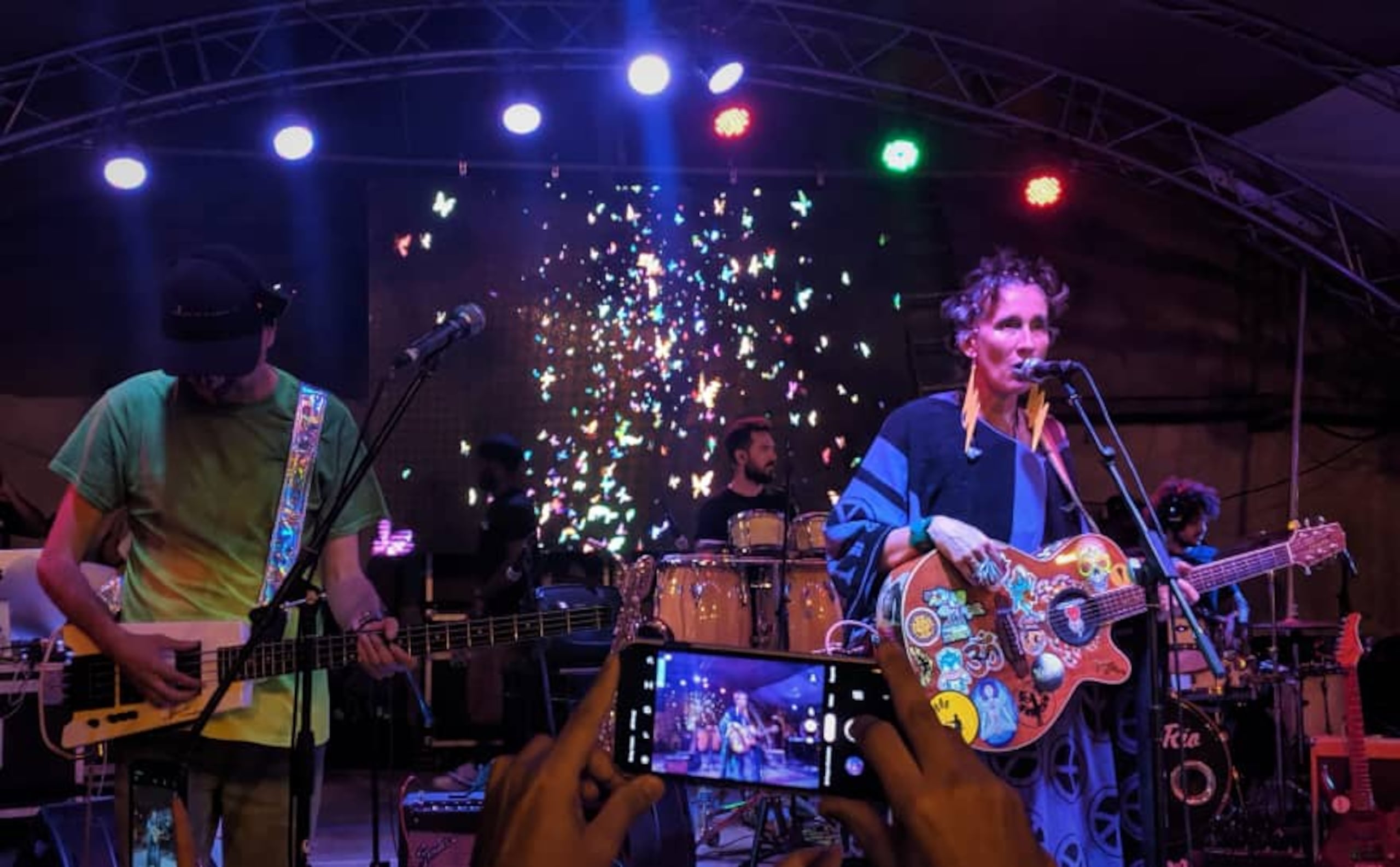 El grupo Aterciopelados durante su presentación.