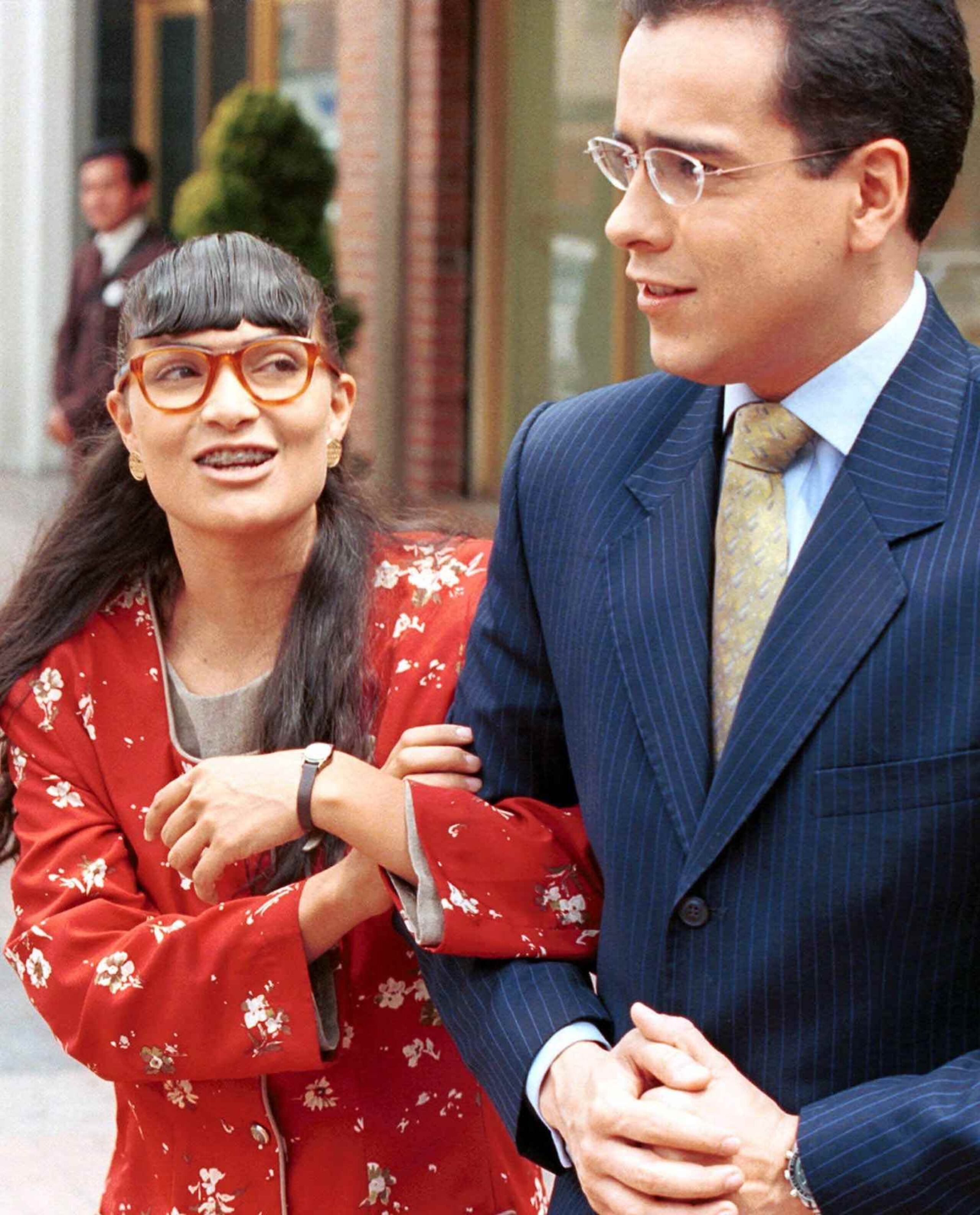 Los actores Ana María Orozco y Jorge Enrique Abello protagonizaron la novela colombiana “Yo soy Betty, la fea”, que llegó tener éxito en 180 países. (Archivo / AP)