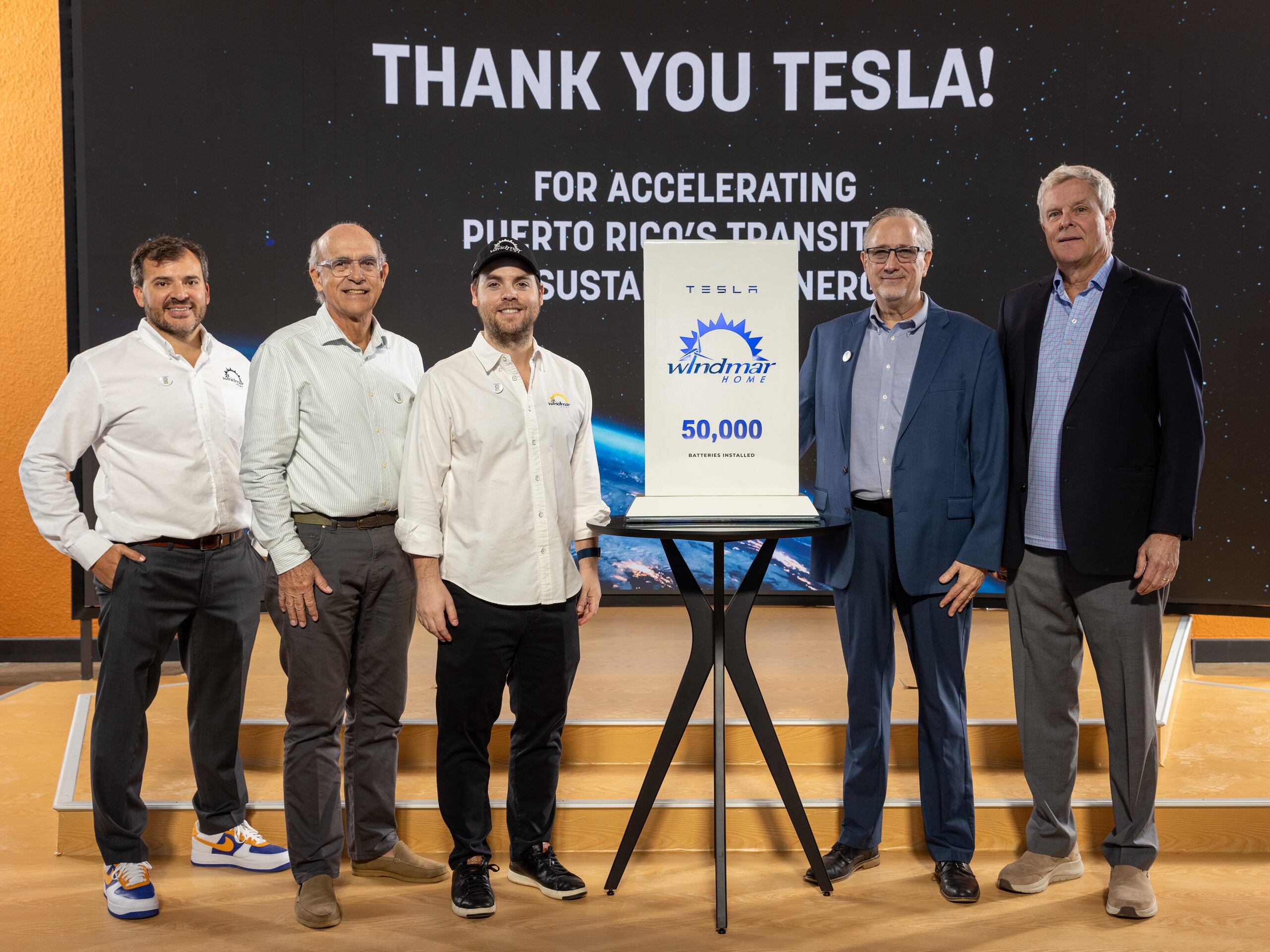 Puerto Rico hace historia mundial con 50,000 baterías Tesla instaladas ...