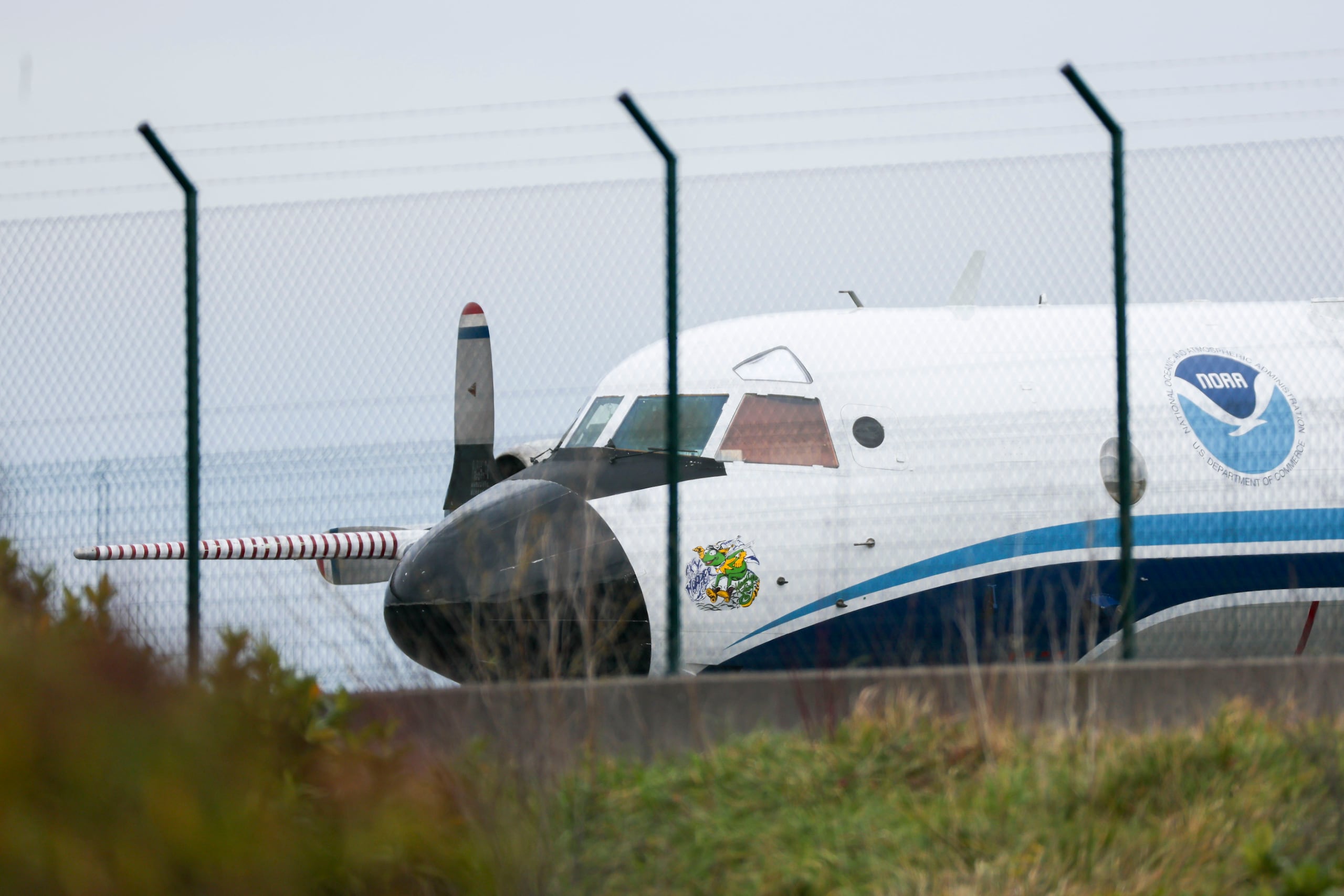 La Fuerza Aérea precisó que el regreso de la nave a su base no significa que haya sufrido daños.