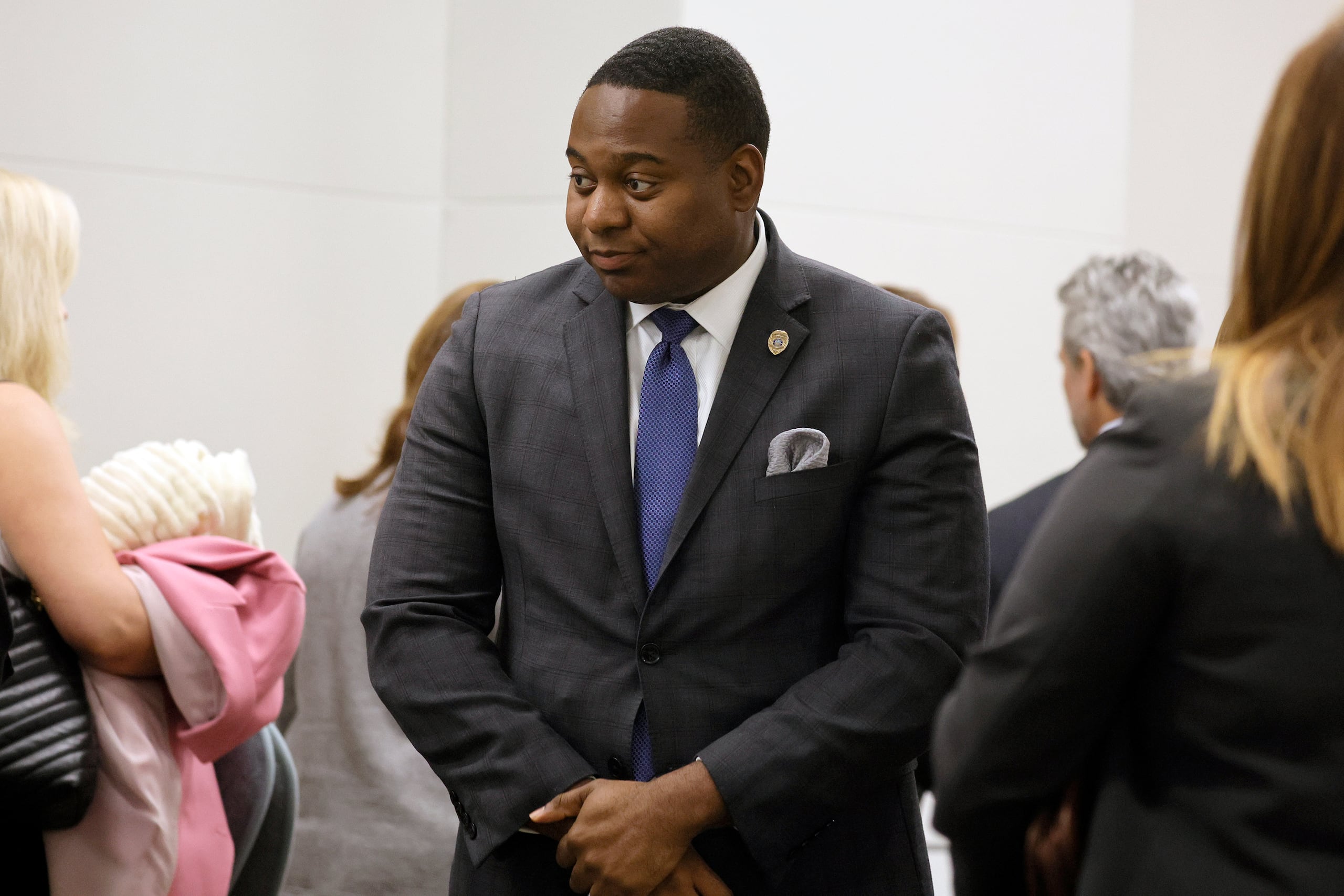 El fiscal estatal del condado de Broward, Harold F. Pryor, dijo que nunca es tarde para hacer lo correcto.