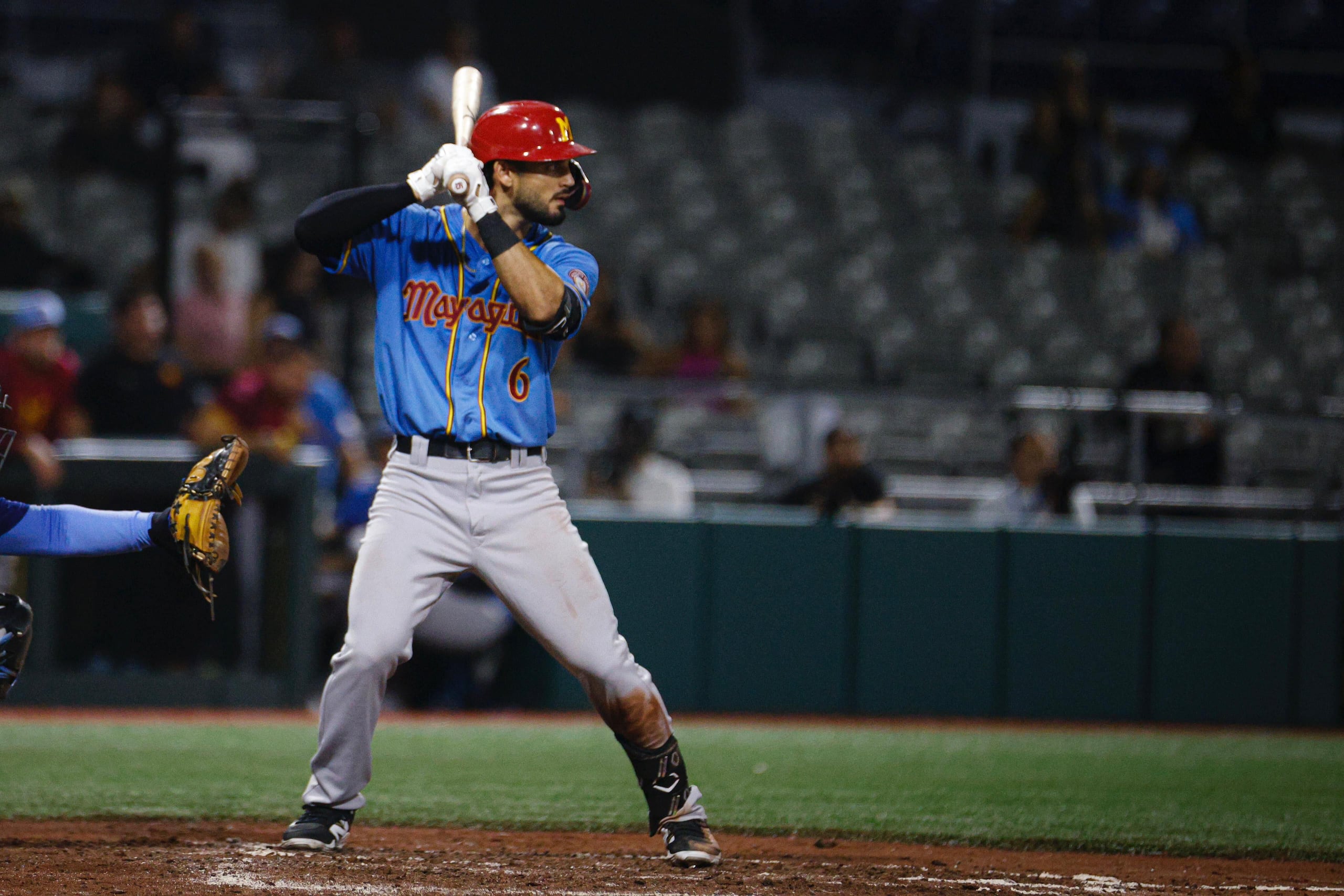 Matthew Lugo consume su primer turno con los Indios de Mayagüez en la LBPRC.