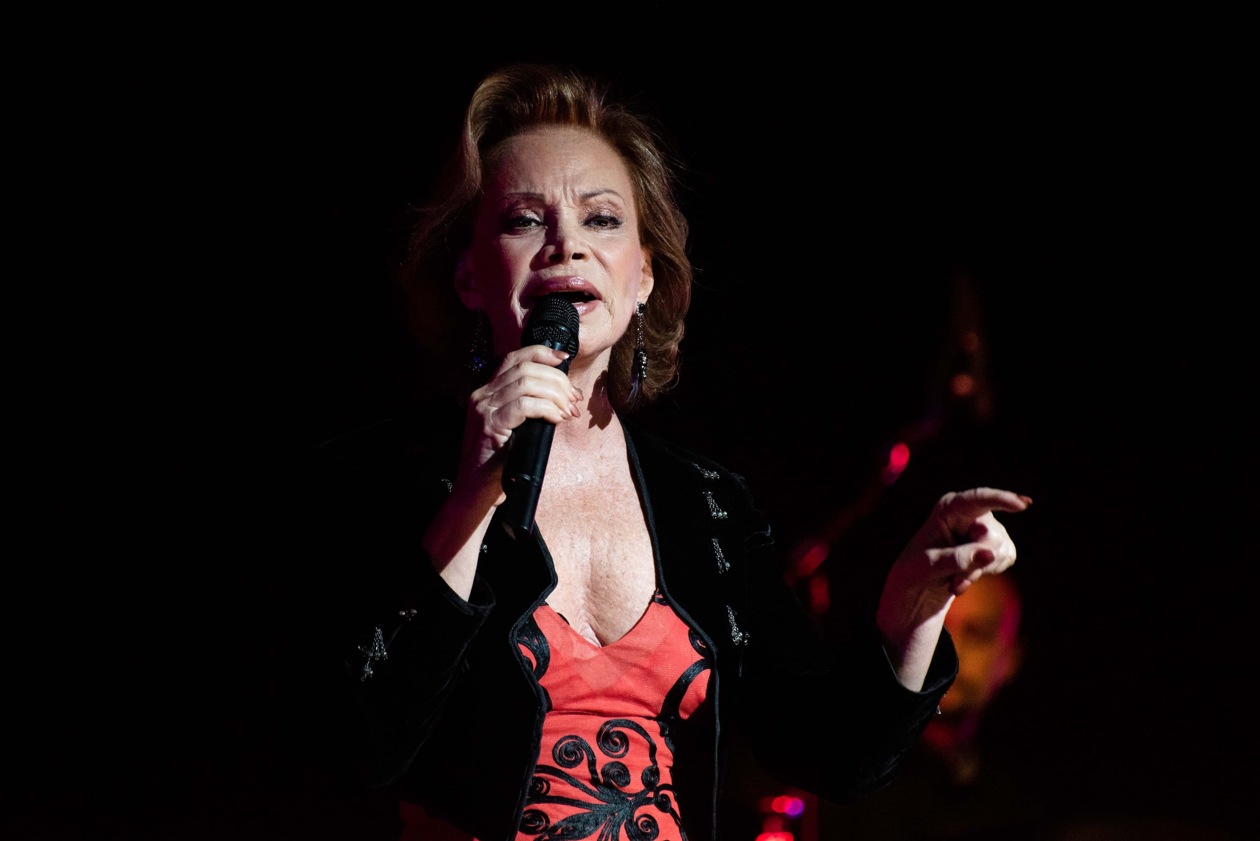 Paloma San Basilio durante su presentación en el Centro de Bellas Artes Luis A. Ferré en 2022.