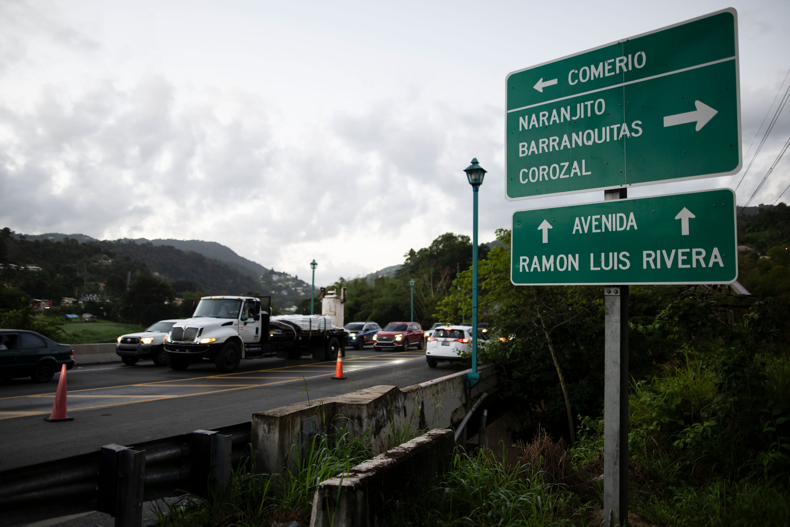 Personal de rescate, de la Oficina de Manejo de Emergencias Municipal y buzos se movilizaron al lugar.