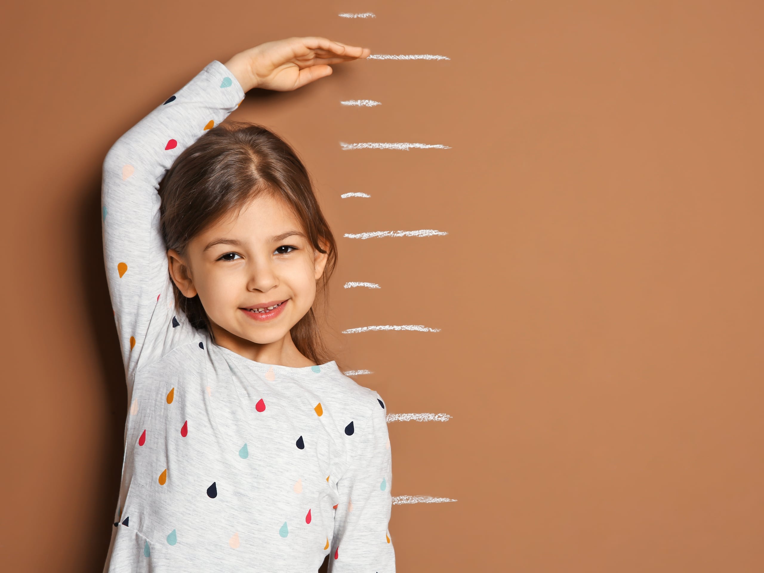 Si te preocupa el crecimiento de tu hijo, habla con tu pediatra al respecto. Cuanto antes lo evalúen, más rápido puede comenzar un plan de tratamiento.