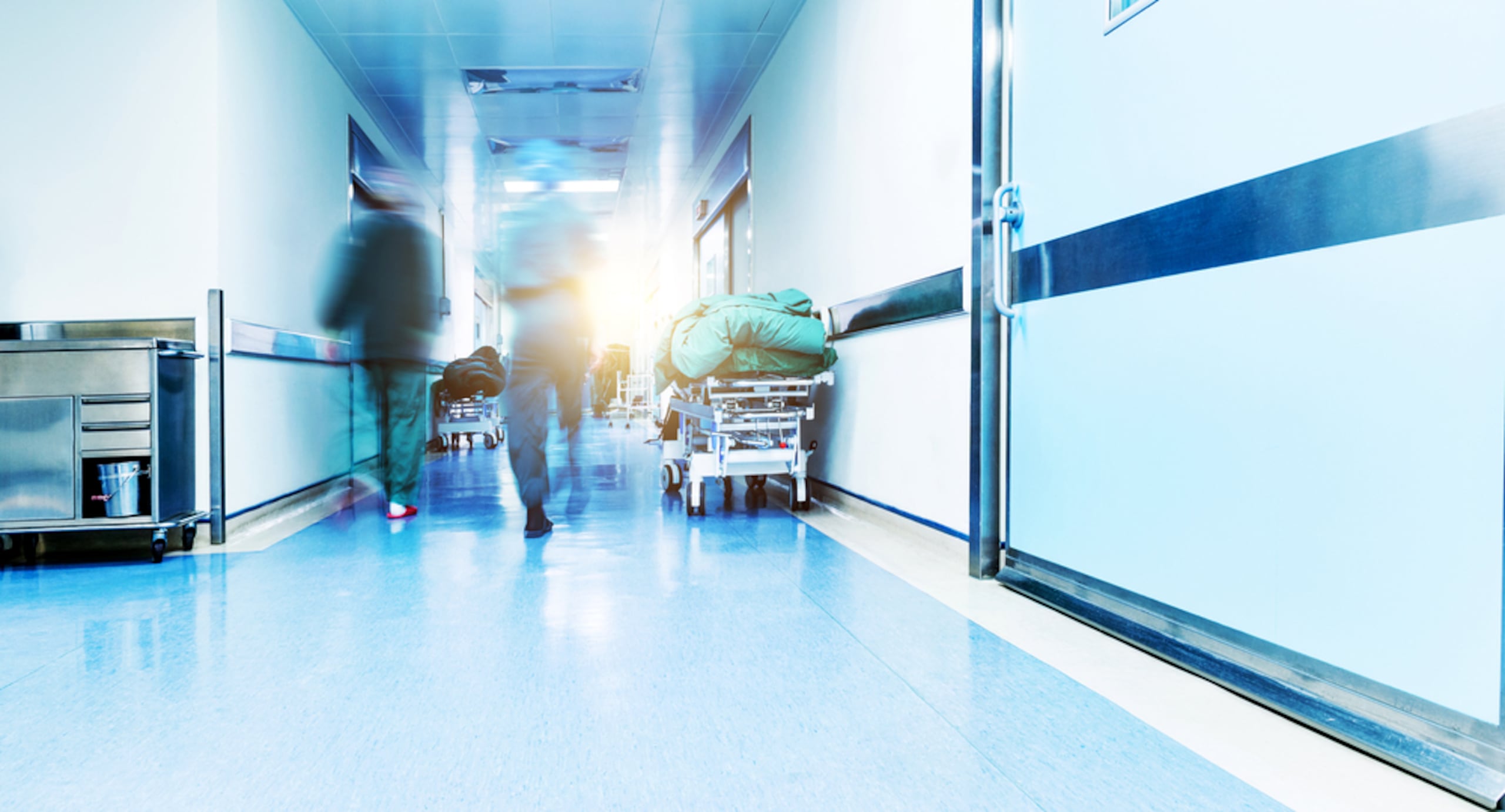 El perjudicado fue atendido en un hospital de la zona y su condición fue descrita como estable.