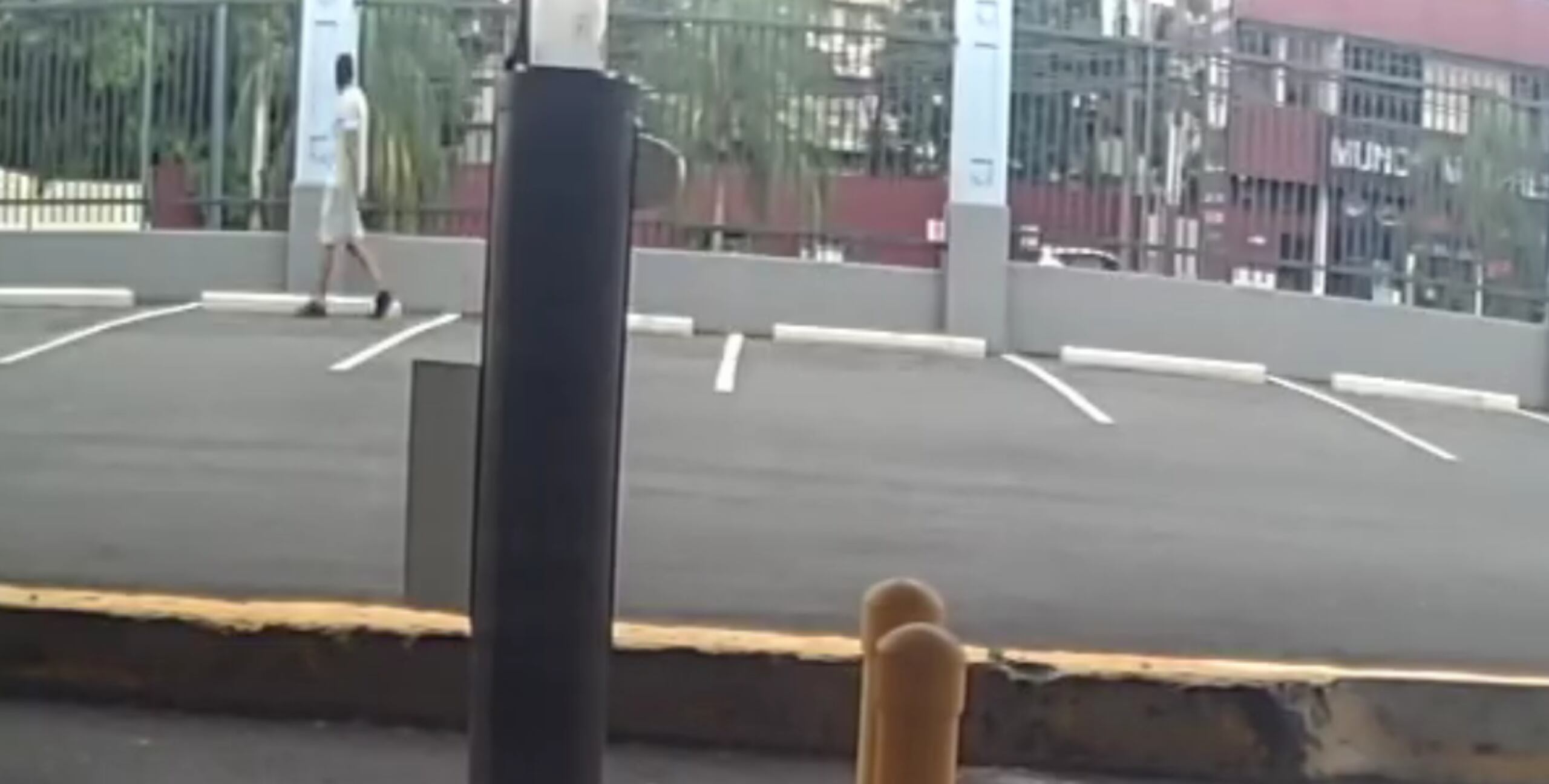 De tener información que ayude con su arresto, llama la línea confidencial de la Policía, al 787-343-2020, o al CIC de Arecibo, al 787-878-4000, extensión 1510.