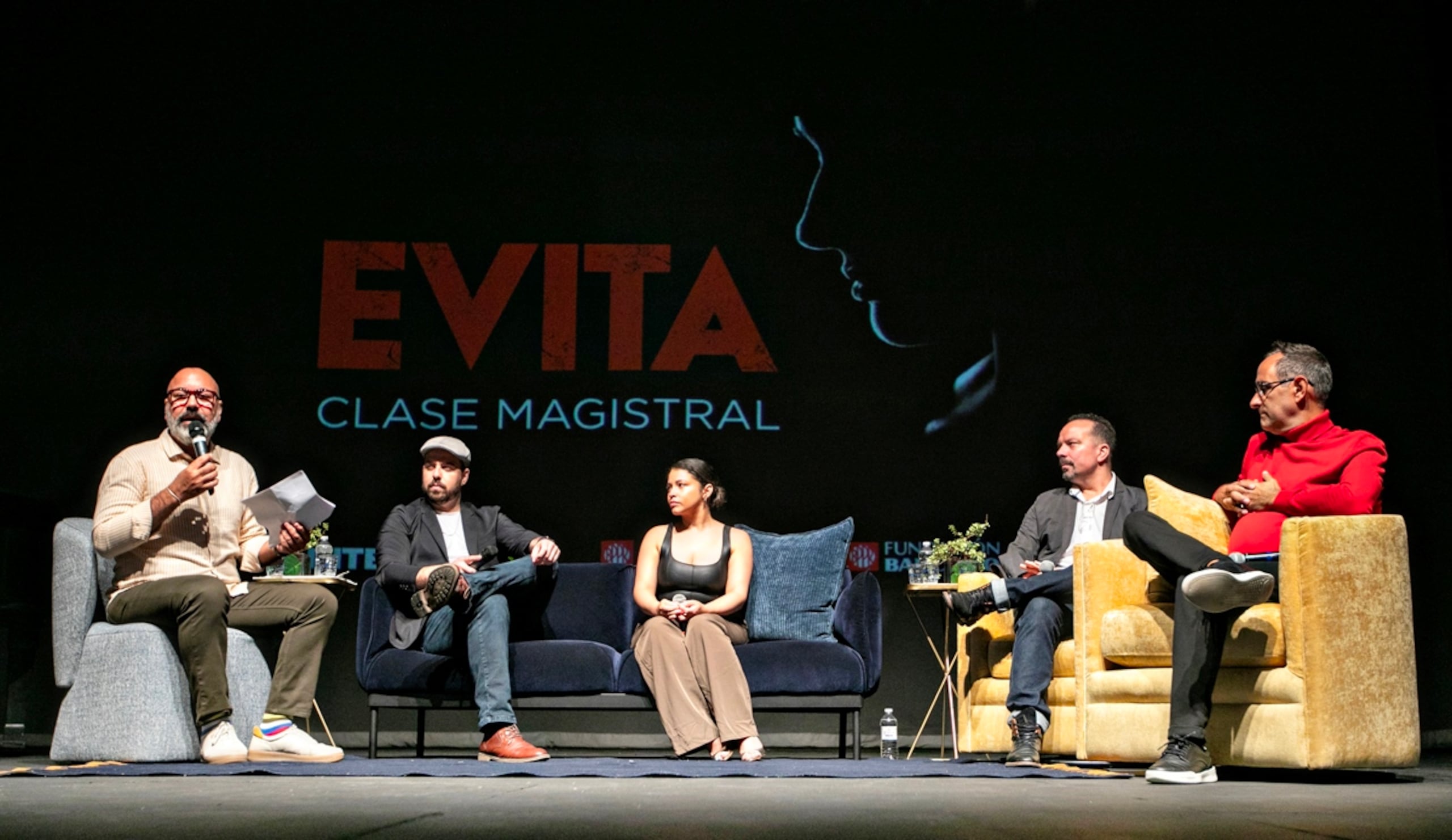 El encuentro fue en el Teatro del Recinto Metro de la Universidad Interamericana de Puerto Rico.