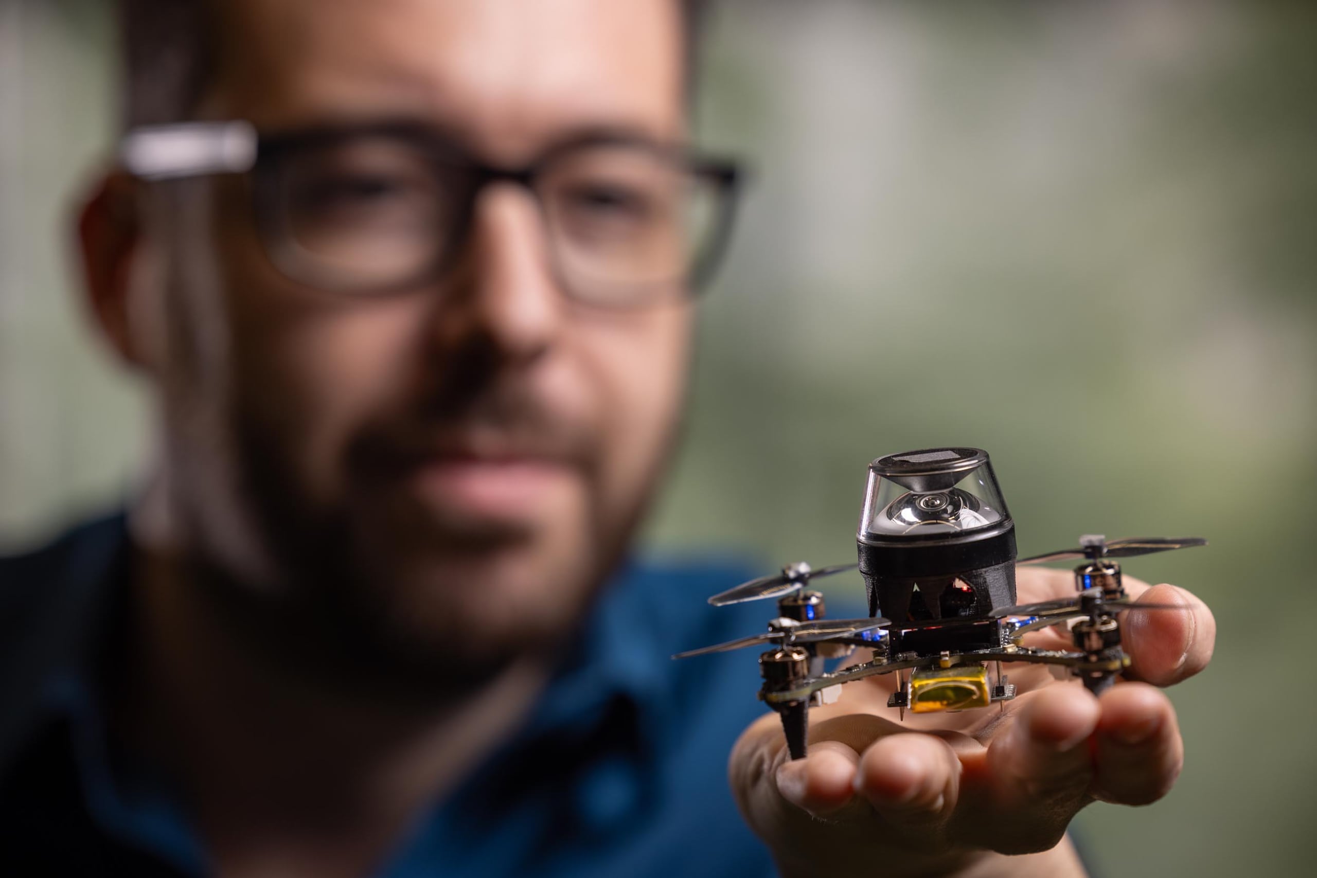 Imagen del minidron. Crédito: Guido de Croon / TU Delft| MAV Lab