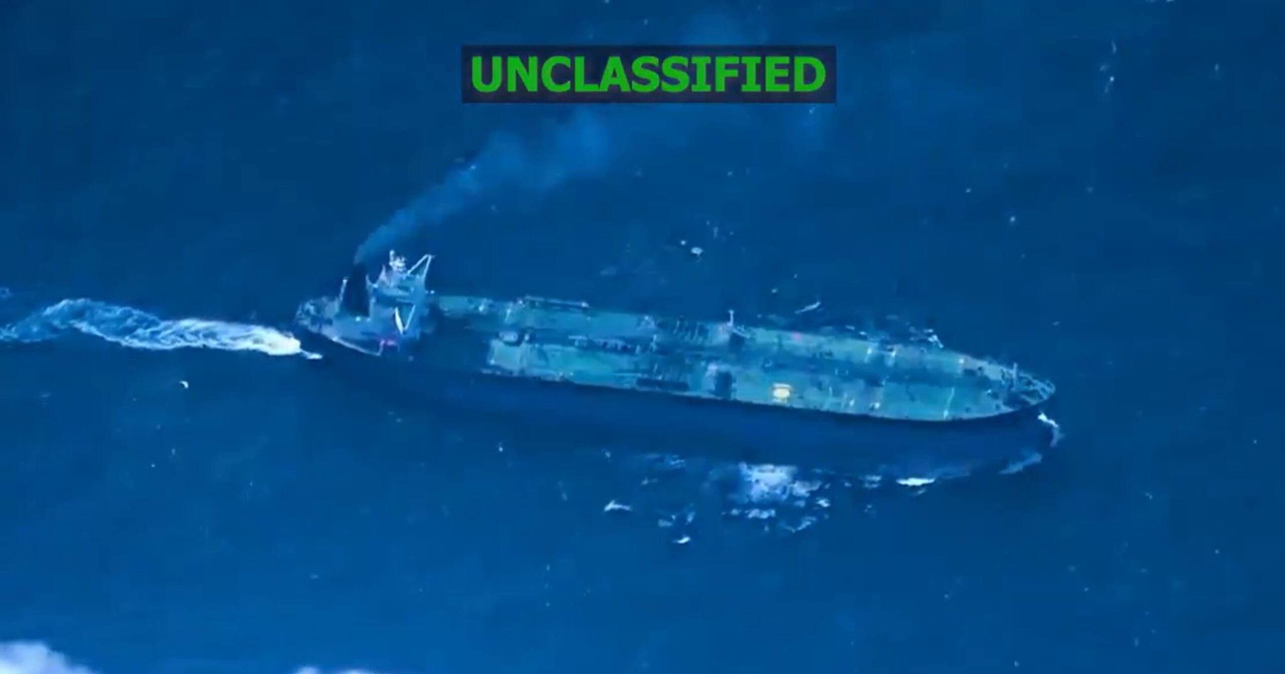 En el comunicado, las fuerzas militares explican que este buque “operaba desafiando la cuarentena establecida por el presidente Trump para buques sancionados en el Caribe”.