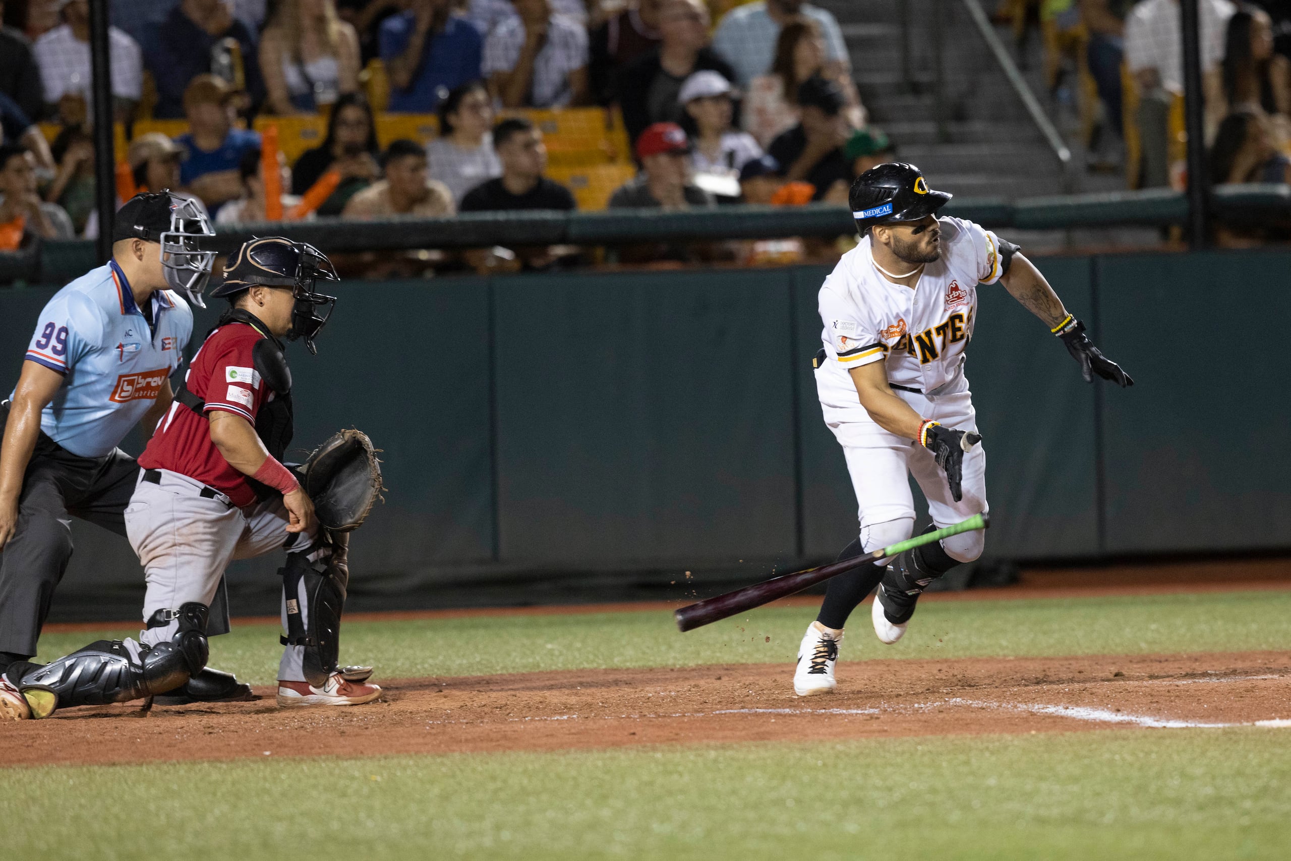 Carolina tuvo serios problemas de producir carreras con corredores en posición de anotar en el tercer juego de la serie final.