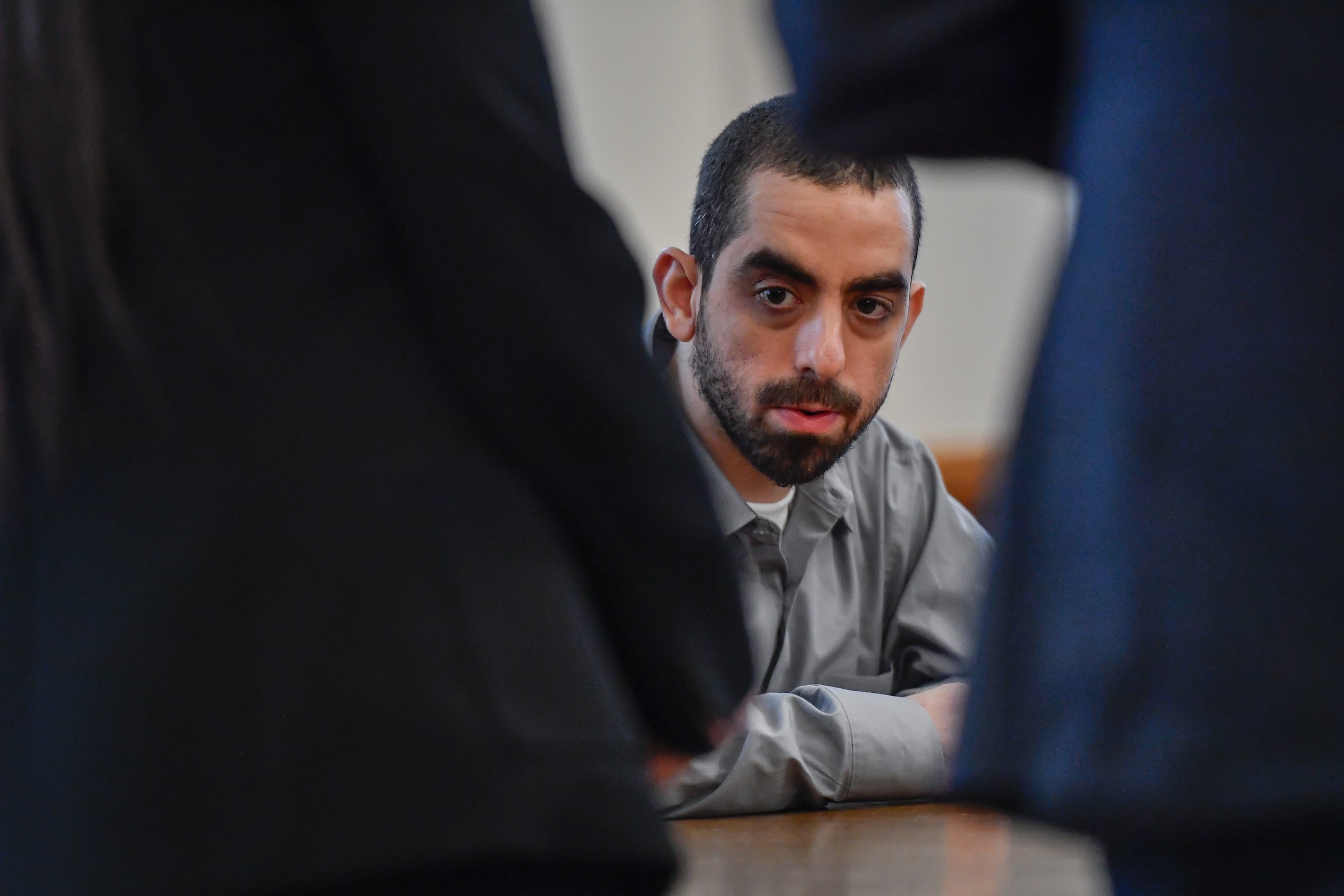 Hadi Matar tiene pendiente un juicio por cargos asociados a terrorismo en relación al atentado contra Rushdie.