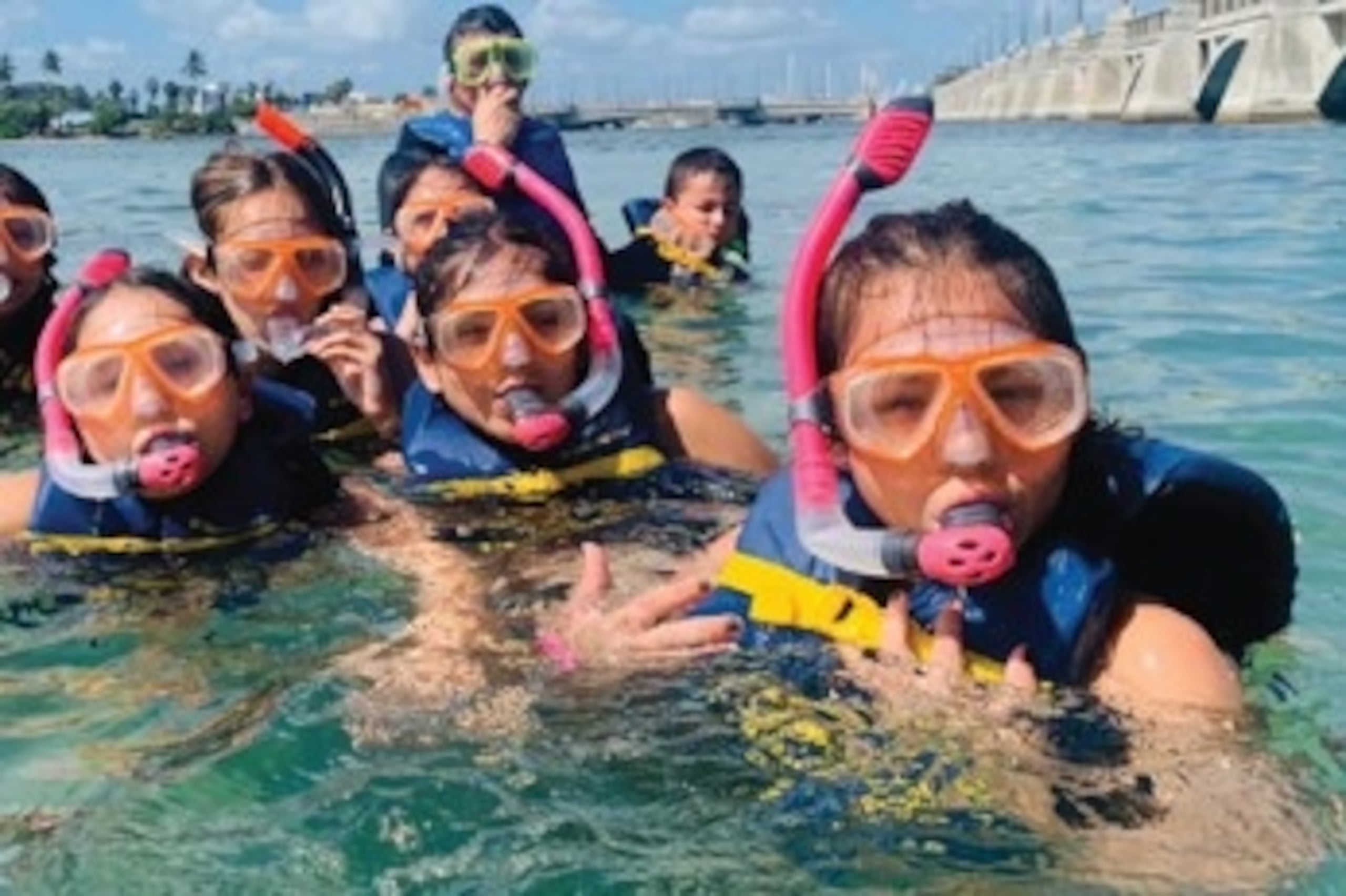 Campamento VIP está endosado por el Departamento de Familia y tiene todos los recursos para que tu niño o joven tengan una experiencia inolvidable.