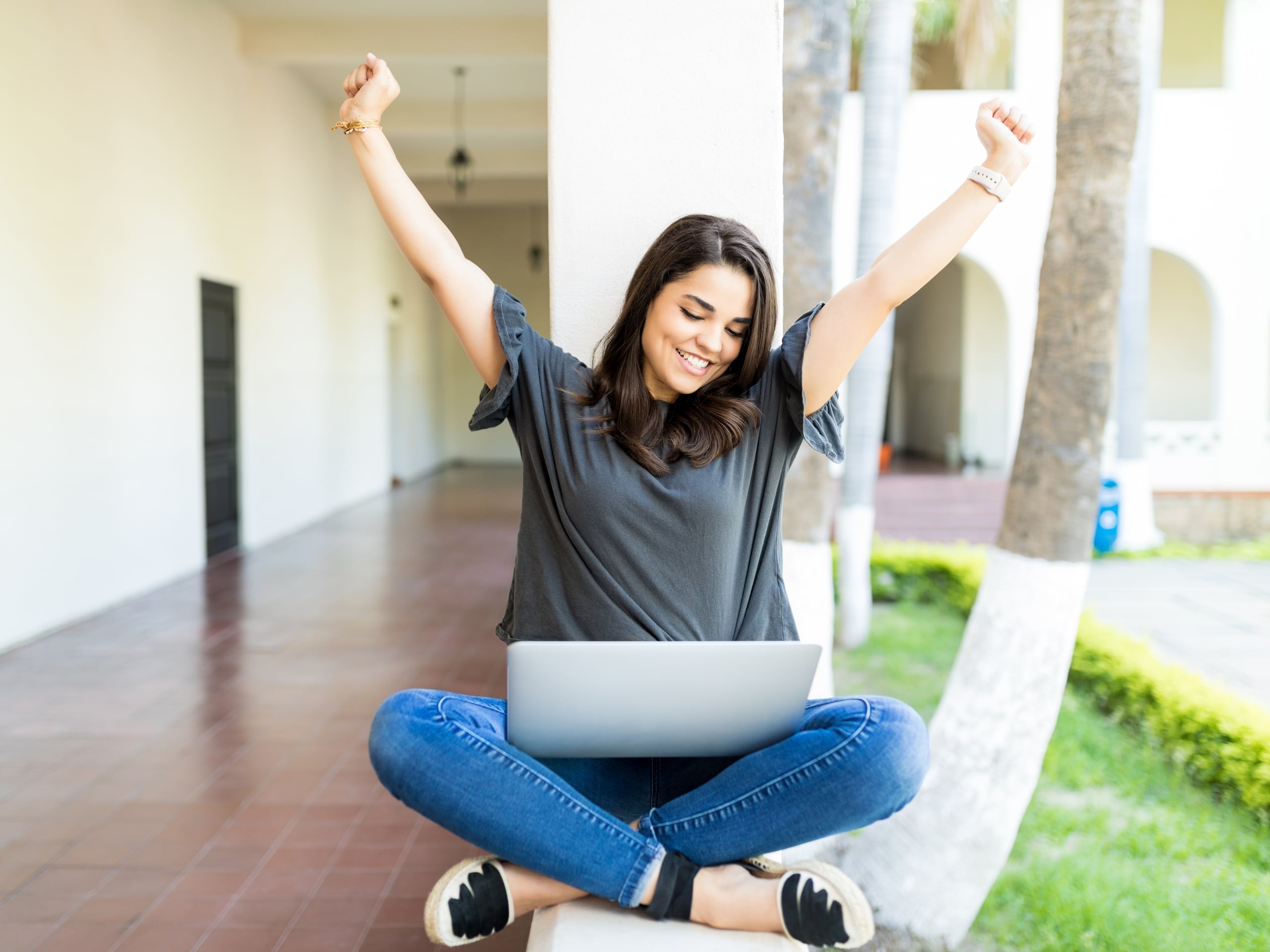 La plataforma en línea BigFuture de College Board ofrece una guía práctica y gratuita para que los estudiantes se organicen y planifiquen su futuro universitario según sus intereses.