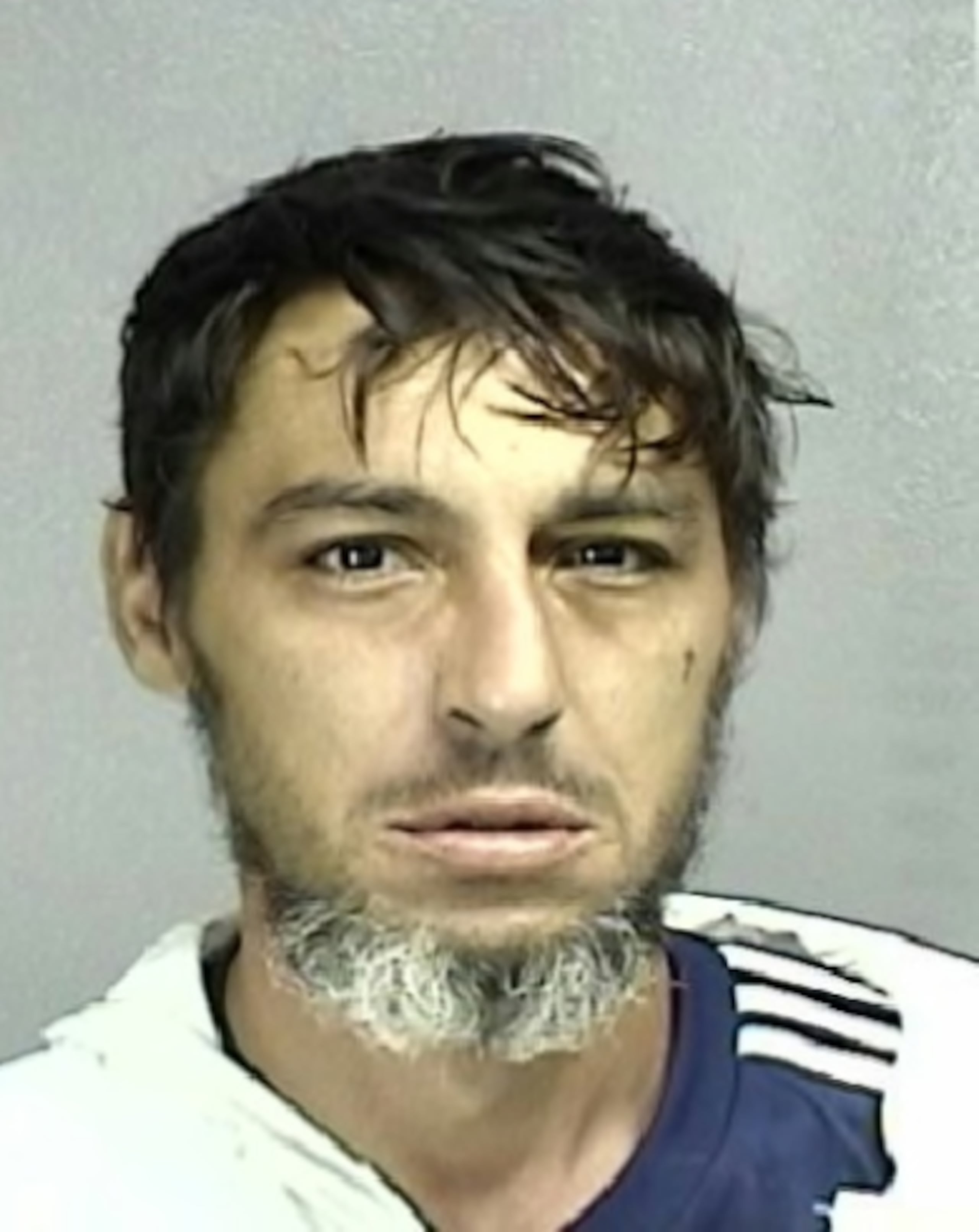 Víctor Acevedo Concepción habría intentado atropellar a un policía en medio de una intervención en Bayamón.