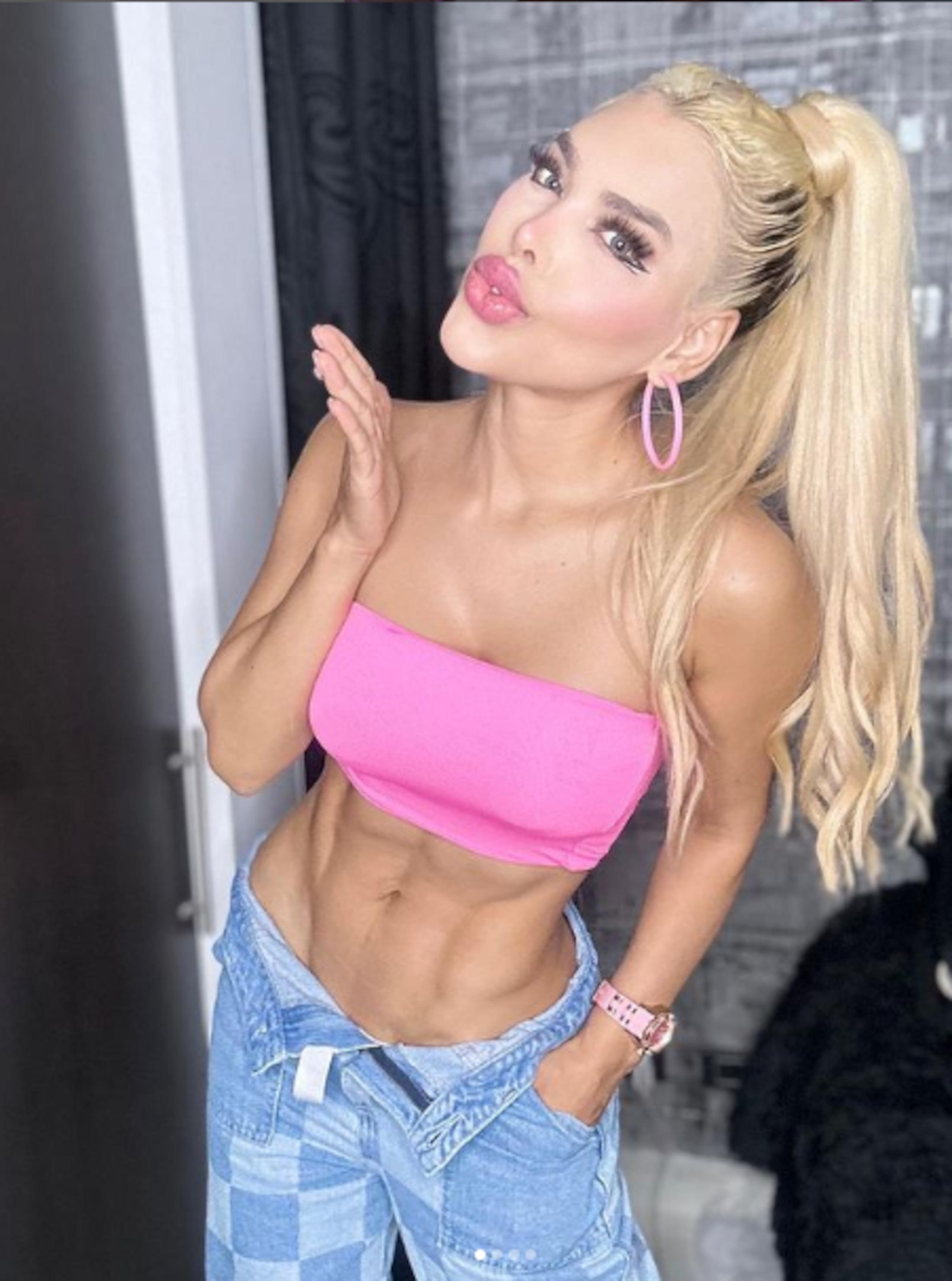 A través de su cuenta de TikTok, en la que acumula más de 700 mil seguidores, Tatiana Murillo, conocida como la ‘Barbie colombiana’, expresó su frustración y reveló que ella es una empresaria que tiene una sólida economía.