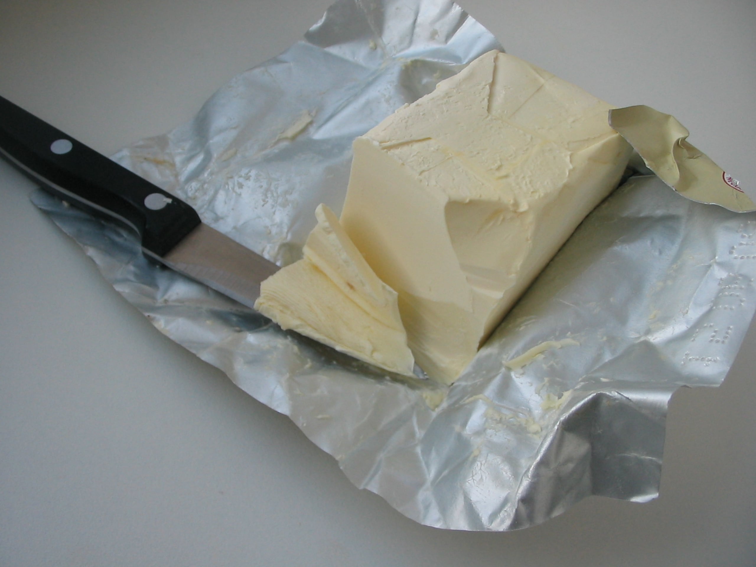 Hasta ahora, no se puede considerar que la margarina sea más saludable que la mantequilla. (Wiki Commons)