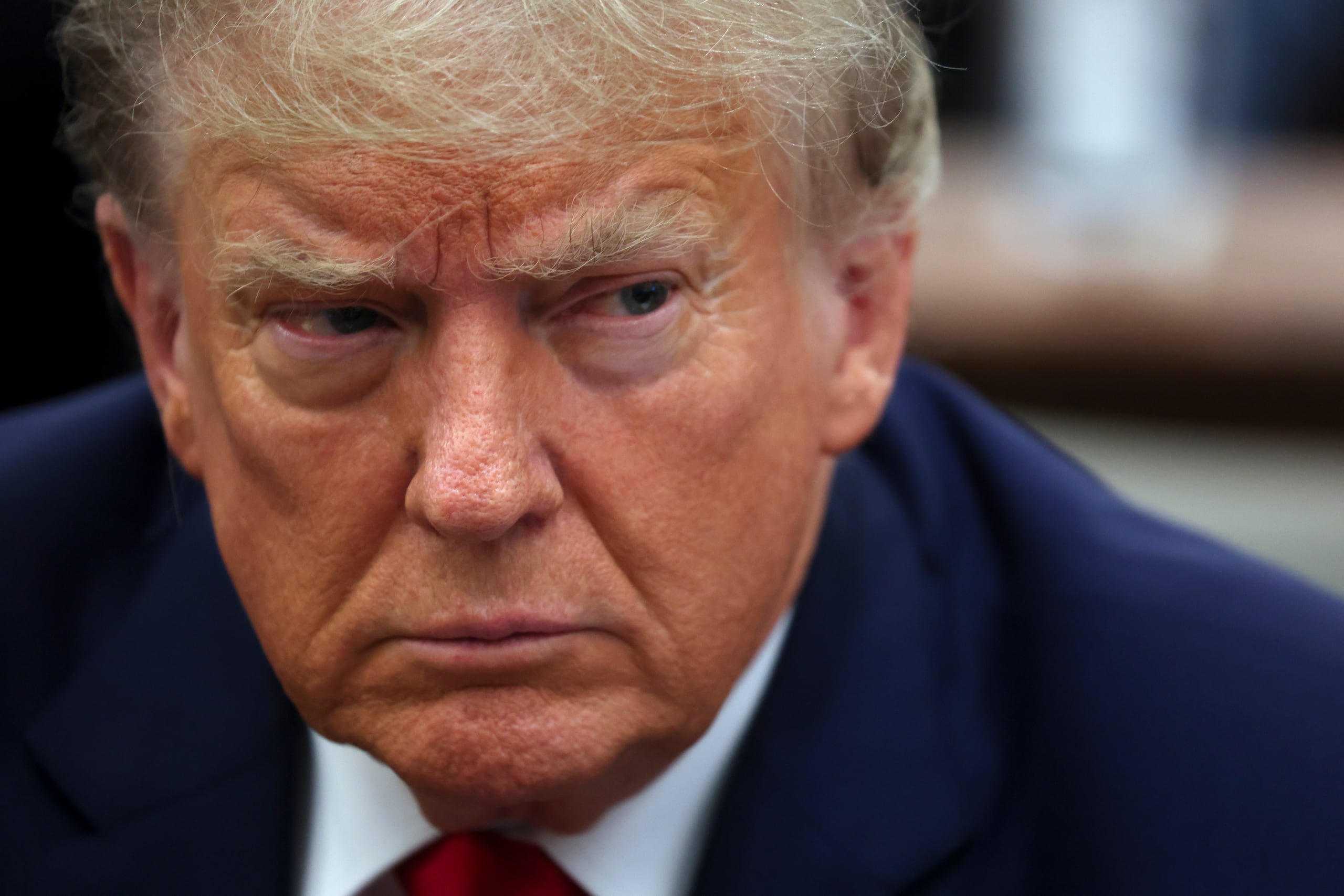 Donald Trump enfrenta un juicio civil por fraude, en el que el estado de Nueva York busca prohibirle hacer negocios allí, y multarlo por mas de $250 millones por prácticas fraudulentas.