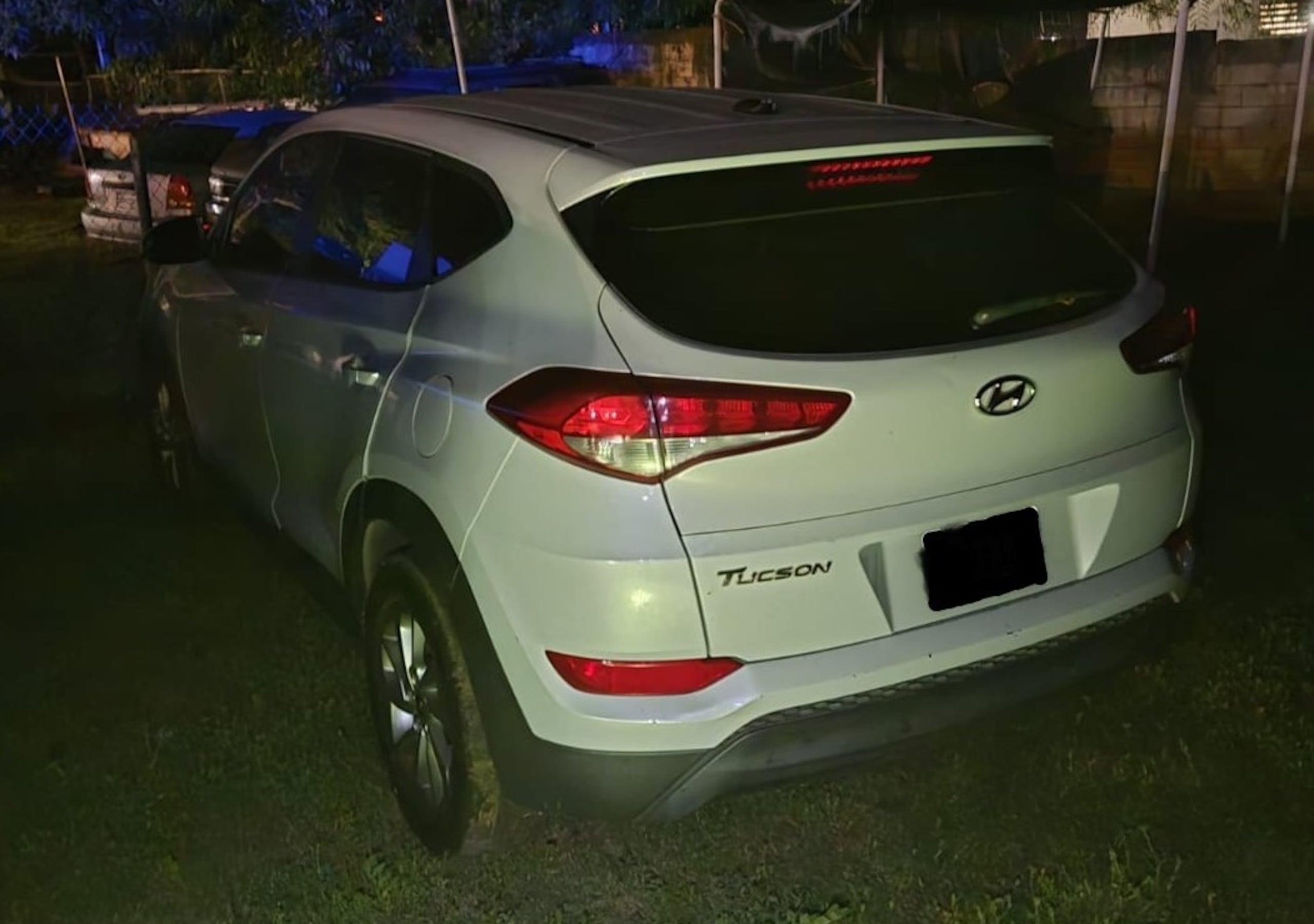 Guagua Hyundai Tucson, del 2017, que figuraba hurtada en la zona metropolitana, ocupada durante un allanamiento en Vieques.
