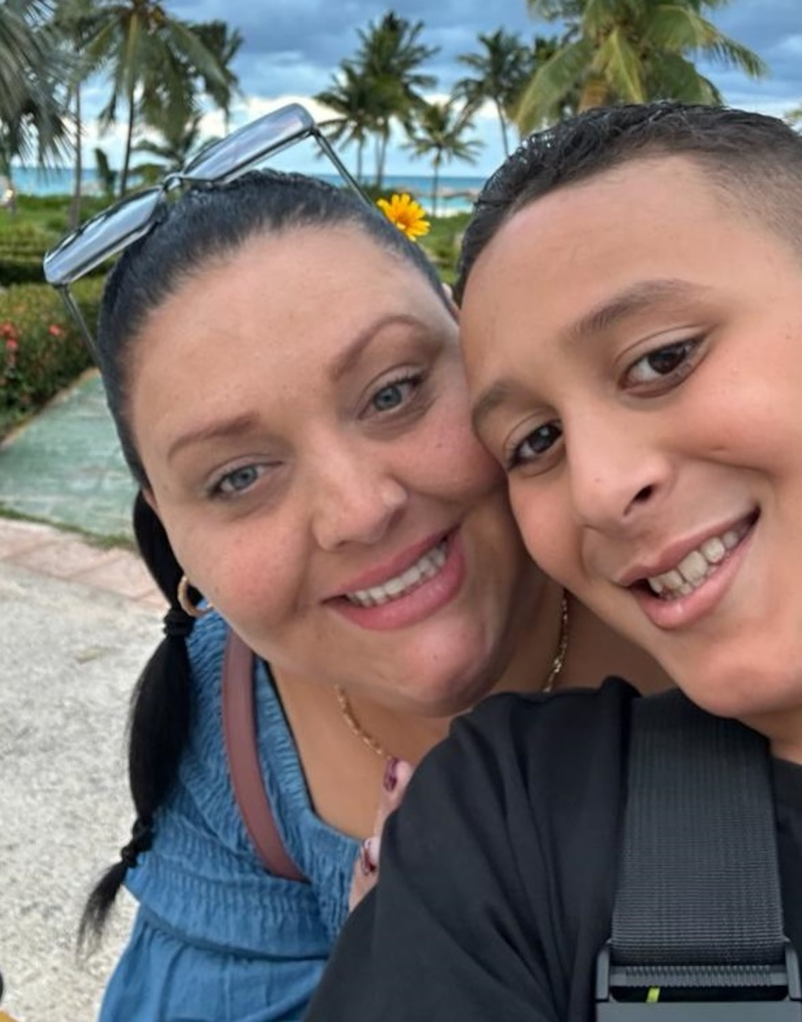 Dariel junto con su mamá, Danelis.