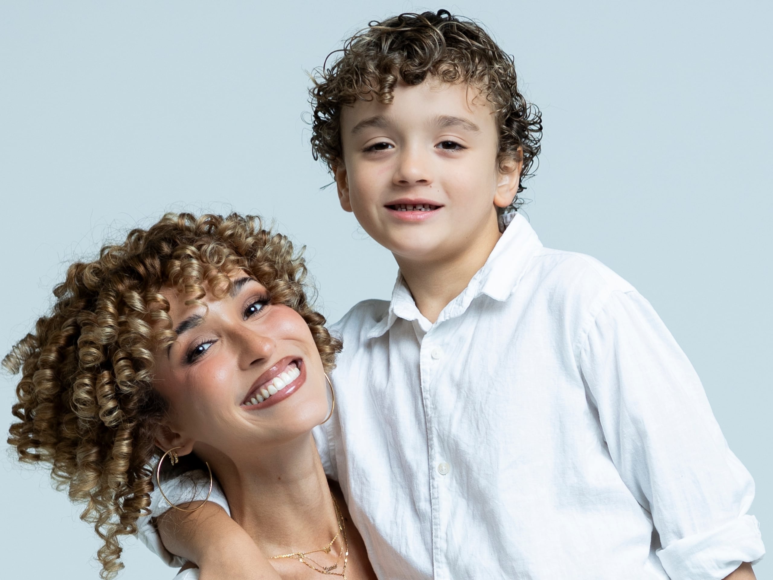 Gabriela Quiñones, creadora de contenido digital, y Lucas Enrique Aponte Quiñones.