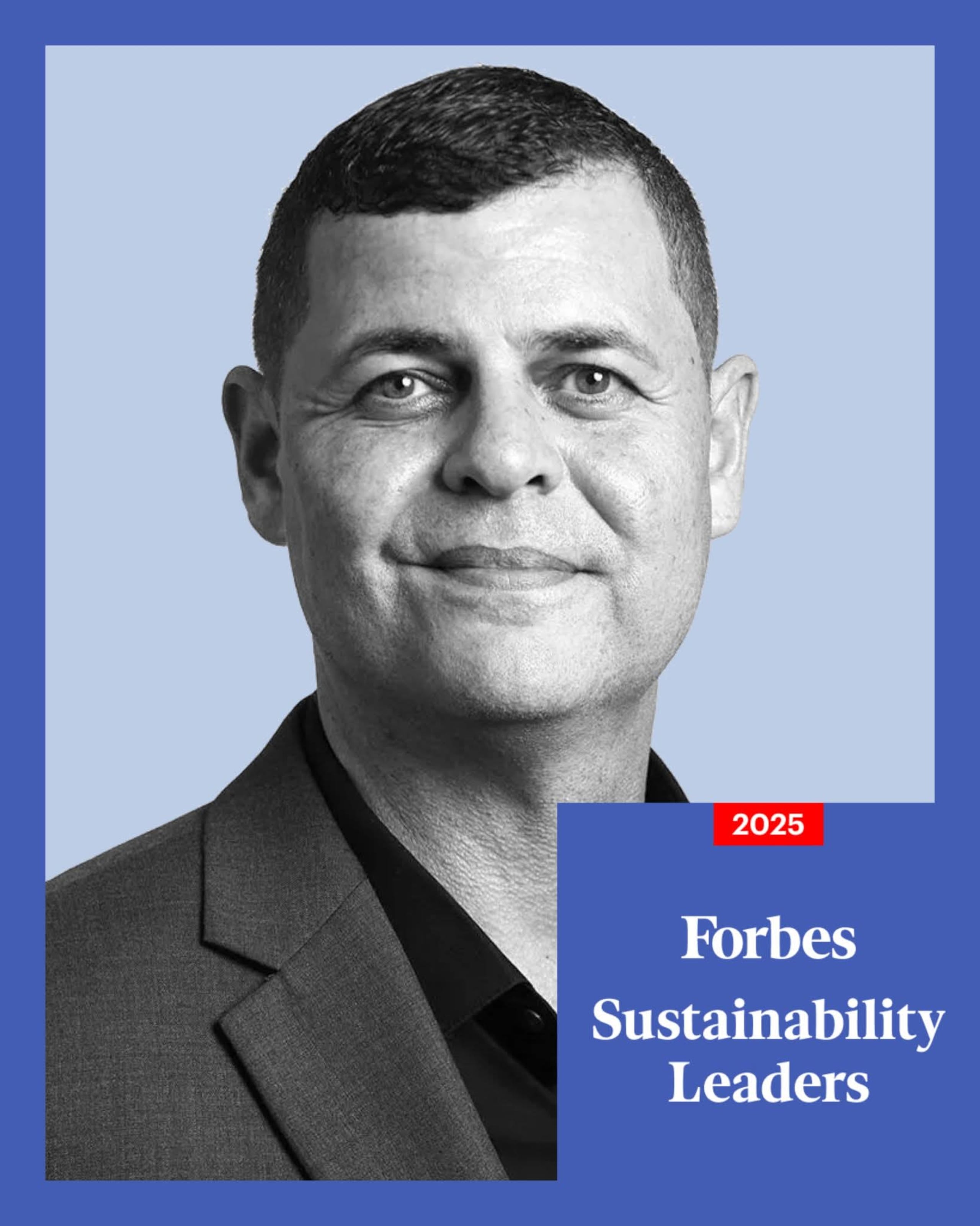David Ortiz fue seleccionado por la revista Forbes como uno de los 25 líderes influyentes en sostenibilidad.