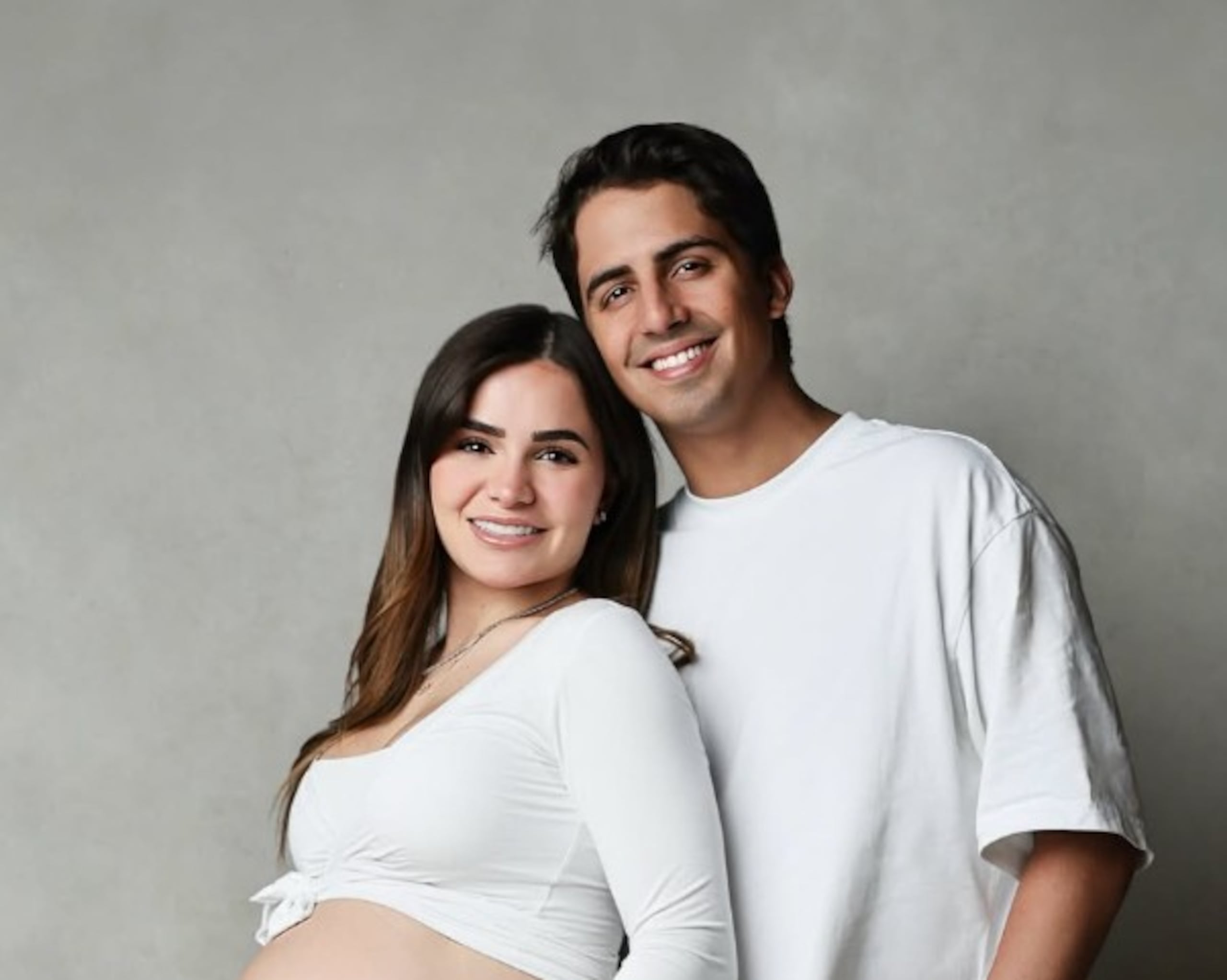 Karen Barrera y Daniel "El Travieso" Ruiz se convirtieron en padres de una niña, a la que llamaron Isabella.