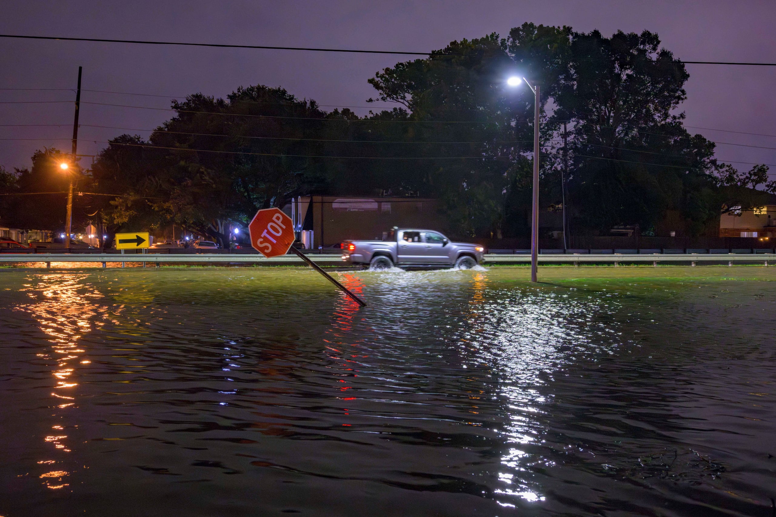 El gobernador Andy Beshear afirmó en una publicación en redes sociales que las autoridades respondieron a informes de un posible tornado en el condado de Washington.