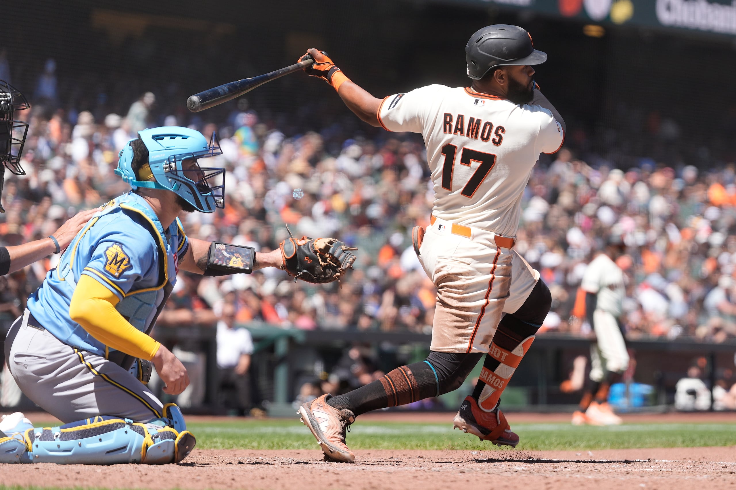 Heliot Ramos tras conectar un sencillo esta temporada con los Giants de San Francisco.