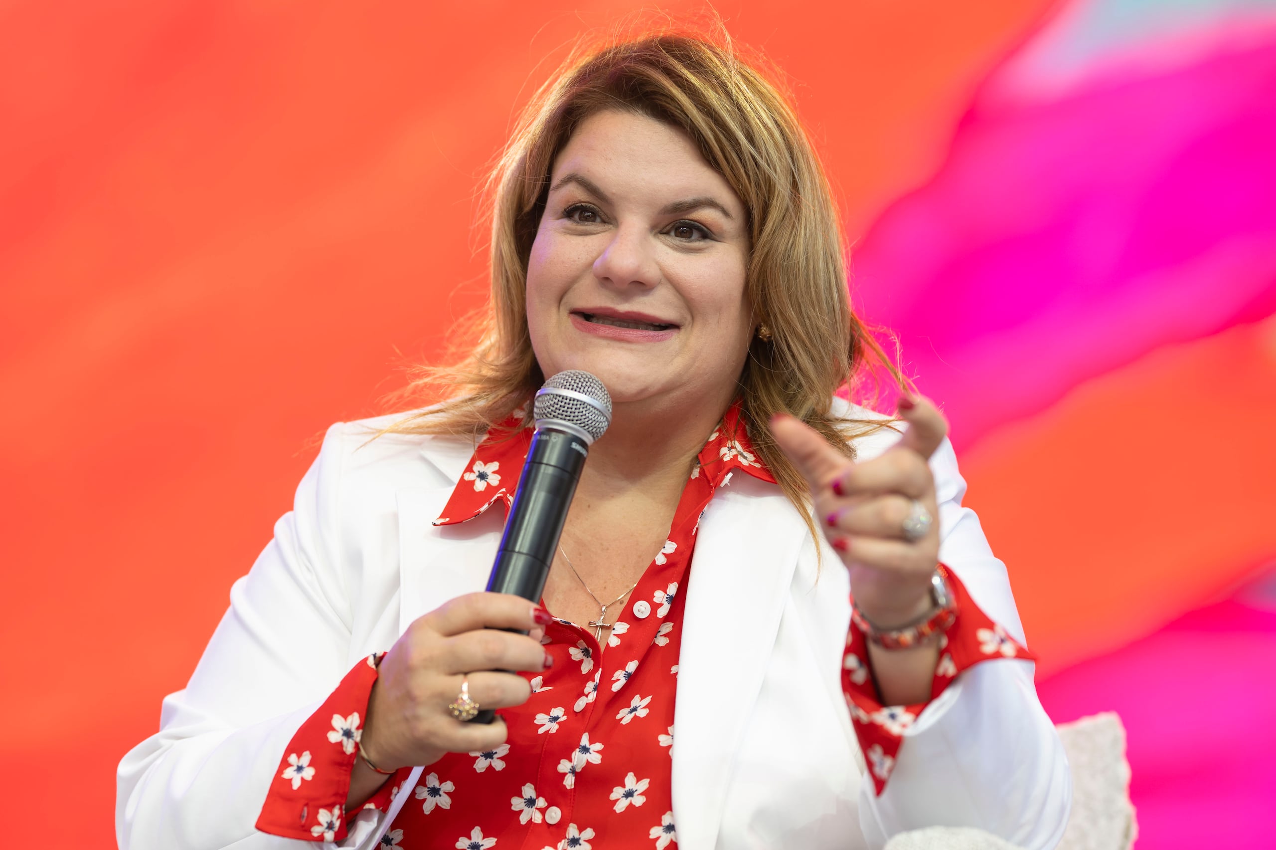La gobernadora Jenniffer González.