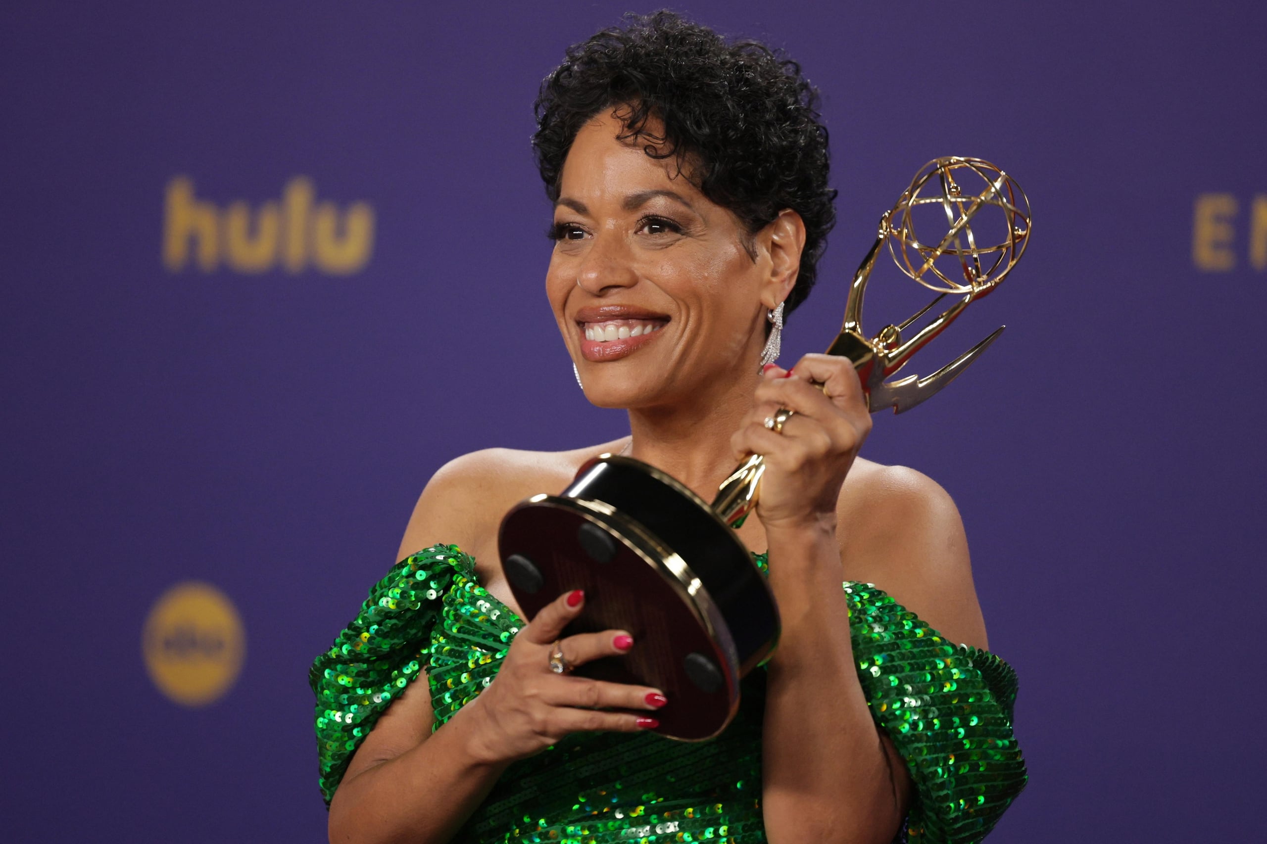 Colón Zayas se convirtió el domingo pasado en la primera latina en ganar un Emmy como mejor actriz de reparto en una serie de comedia, por su papel en 'The Bear'.