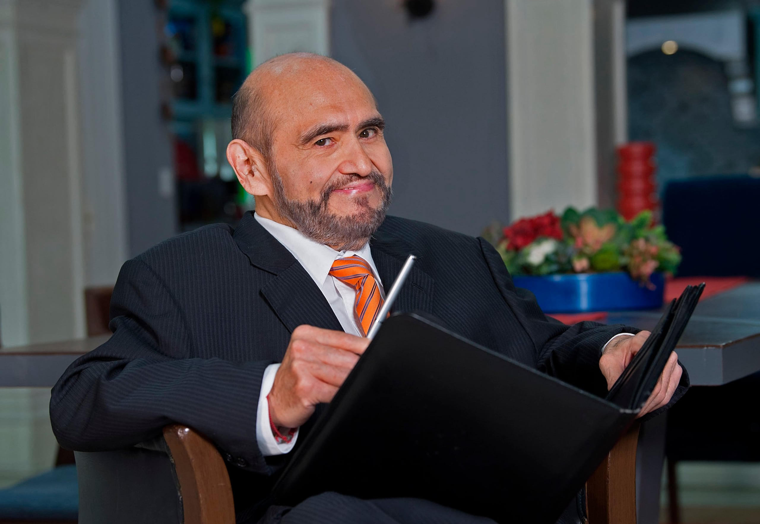 Cuando terminó “El chavo del 8″ en 1980, Vivar se fue a Europa para emprender su camino hacia el cine. Después produjo teatro en Argentina e hizo trabajos diferentes.