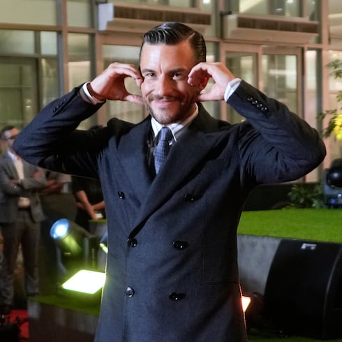 FOTOS: Él es Jonathan Bailey, el hombre más sexy del 2025