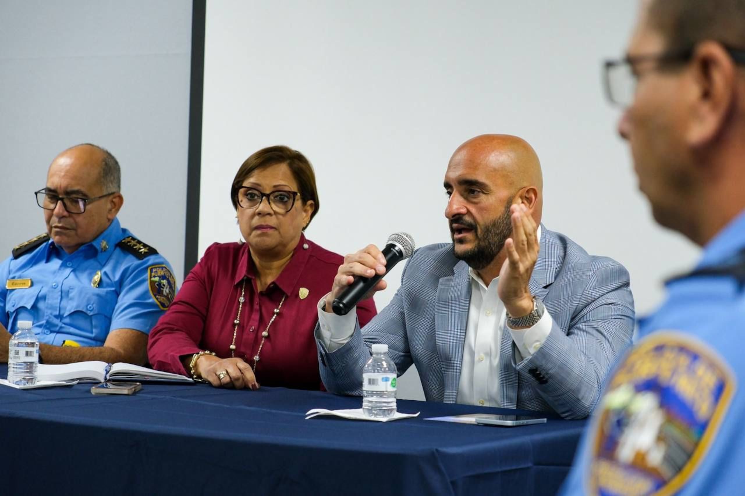 Durante el encuentro, no se reveló cuál sería el rol de los policías municipales y cómo contribuirán a combatir la criminalidad.