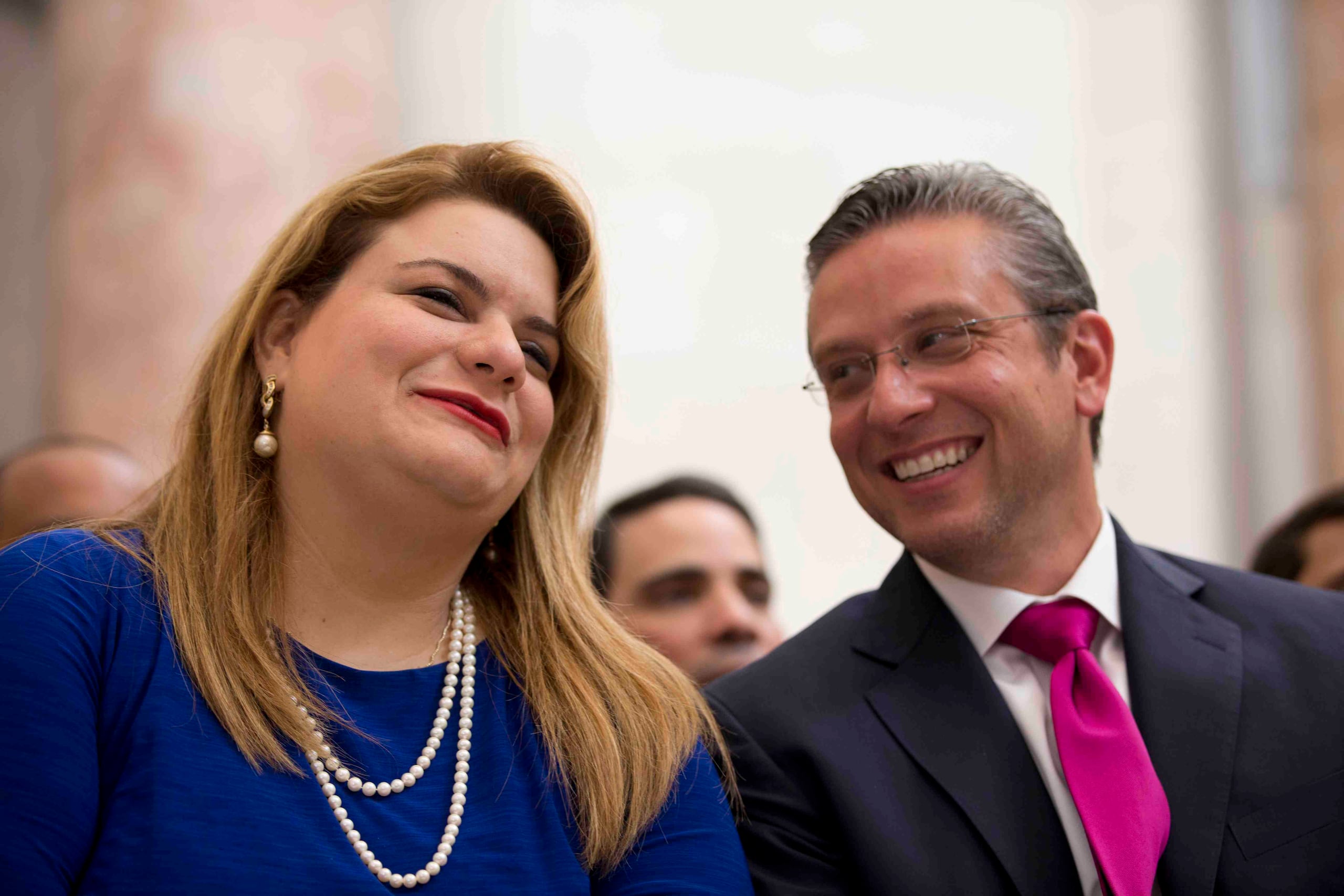 Lejos del furor causado por la crisis fiscal, la representante PNP Jenniffer González y el gobernador Alejandro García Padilla compartieron de manera amena durante la actividad.