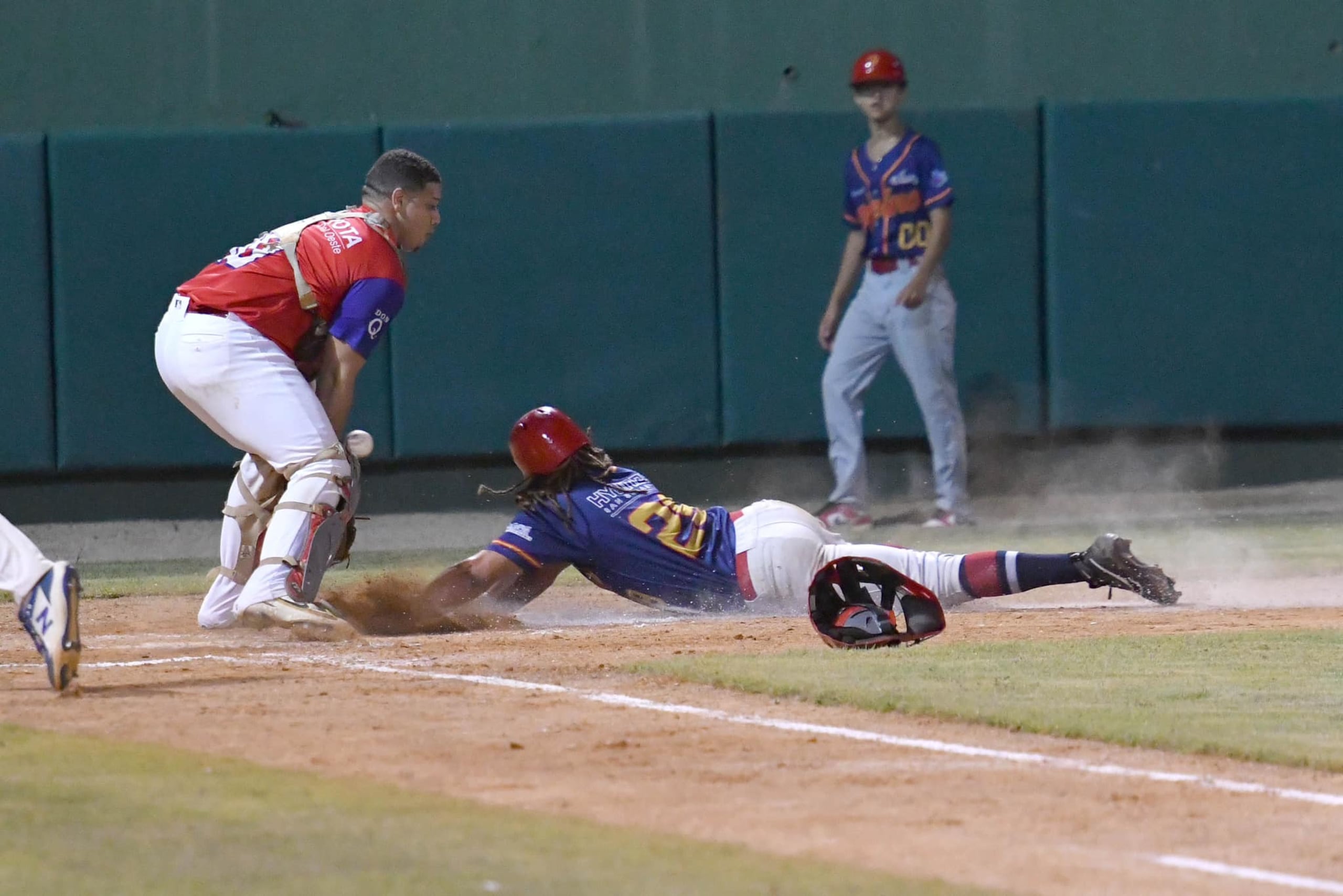 Los Patrulleros de San Sebastián y dominan 3-2 la serie sobre los Libertadores de Hormigueros.
