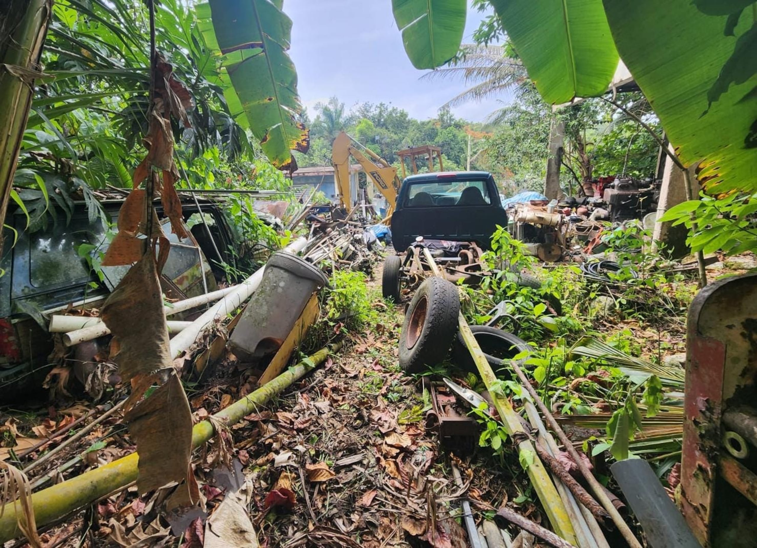 Resultados de un plan estratégico interagencial entre la División de Vehículos Hurtados de Utuado, para la identificación de autos abandonados y delitos ambientales.