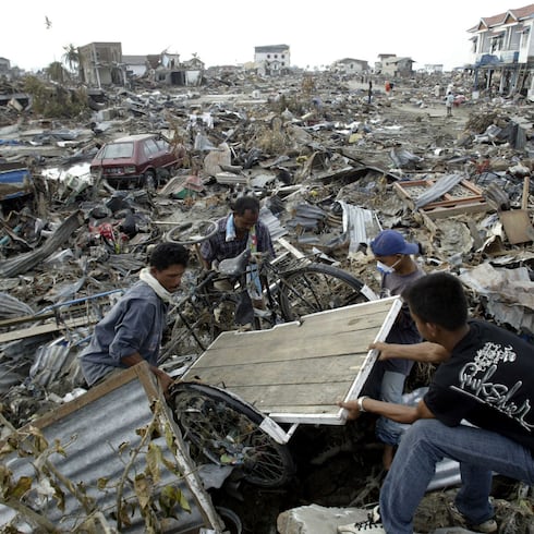 FOTOS: El día que el mundo sufrió uno de los peores tsunamis en la historia