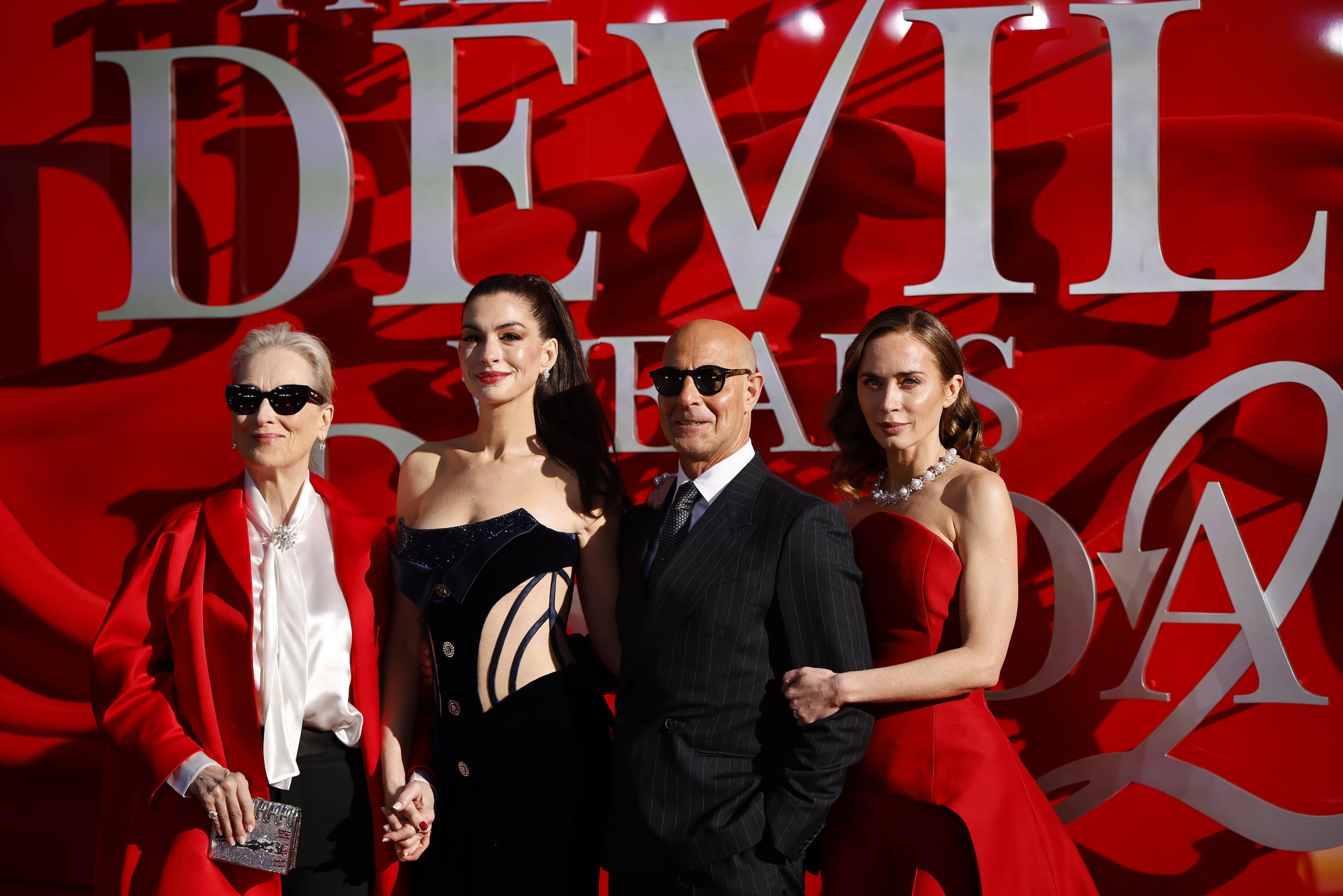 Fotografía del 22 de abril de los integrantes del reparto Meryl Streep, Anne Hathaway, Stanley Tucci y Emily Blunt asistieron al estreno europeo de 'El diablo viste de Prada 2' en Londres, Reino Unido. EFE/TOLGA AKMEN
