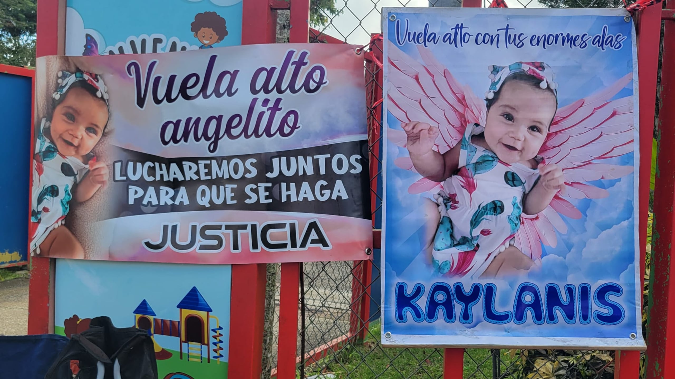 Vecinas del proyecto Villas de la Rosa llegaron con pancartas frente al tribunal exigiendo justicia para la menor asesinada.
