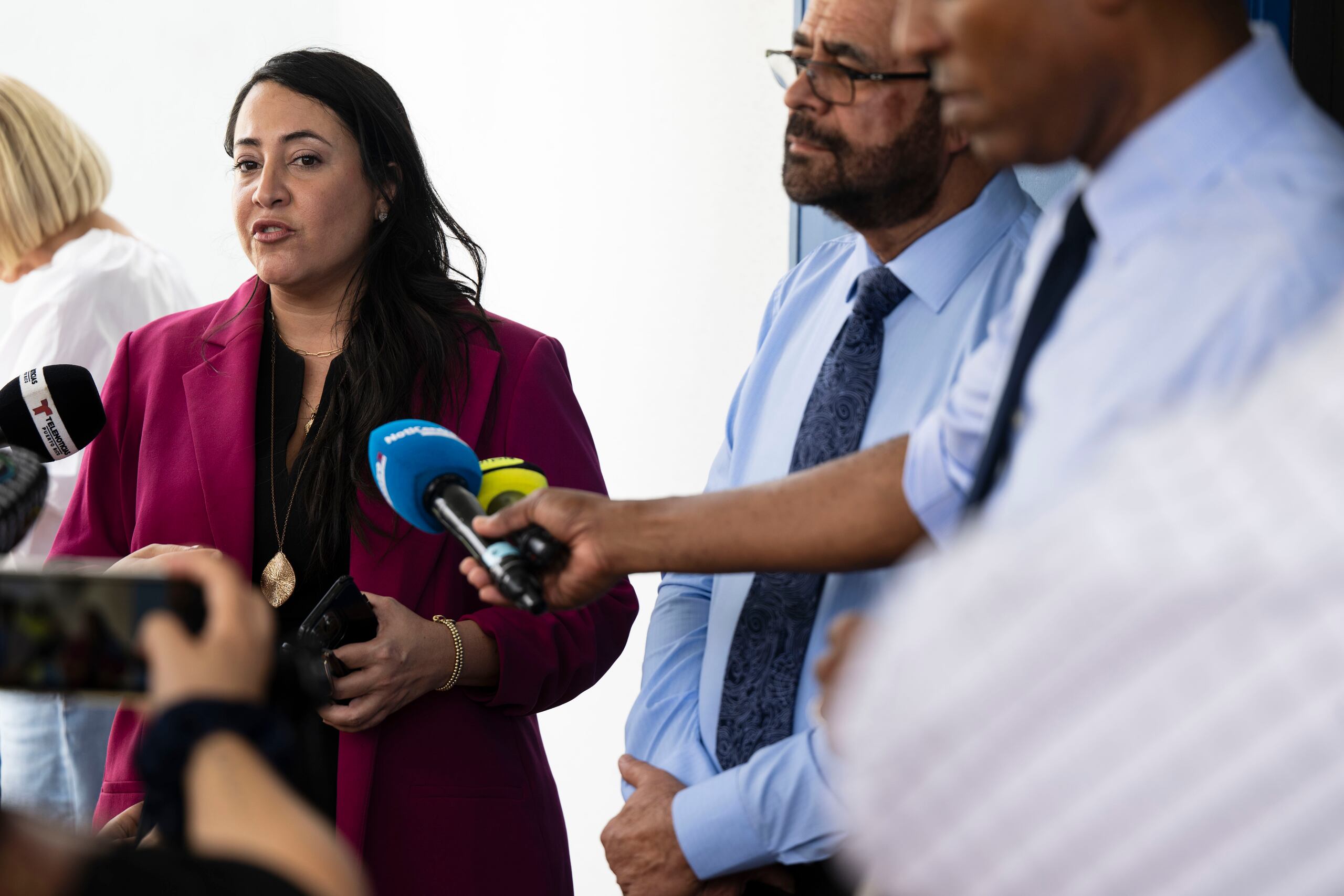 La comisionada del Movimiento Victoria Cuidadana (MVC), Lillian Aponte Dones, supuestamente se alteró durante la reunión de comisionados con la presidenta alterna de la Comisión Estatal de Elecciones.
