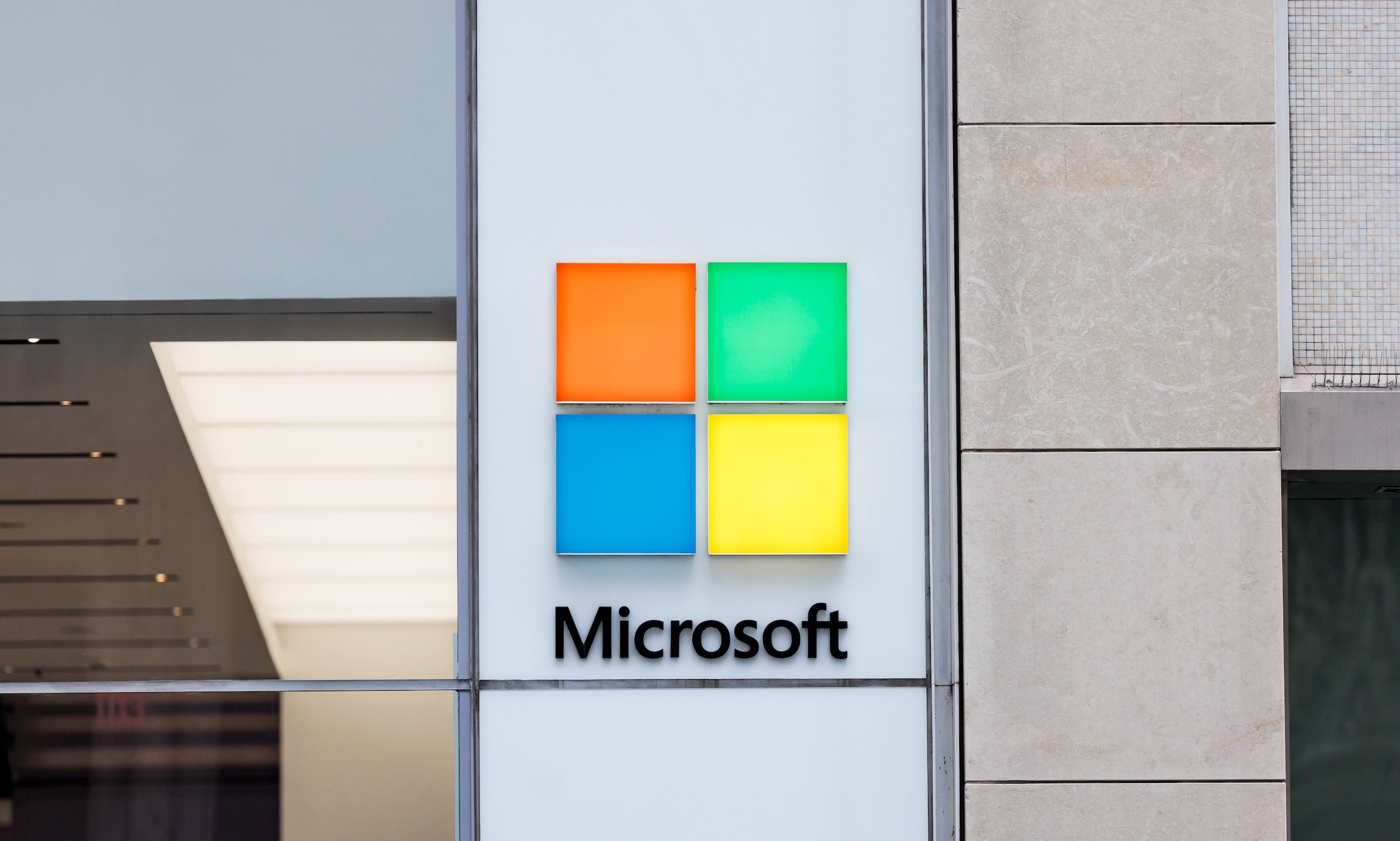 Slack, propiedad del fabricante de software de negocios Salesforce, alegaba que Microsoft abusaba de su posición de dominio para eliminar a la competencia.