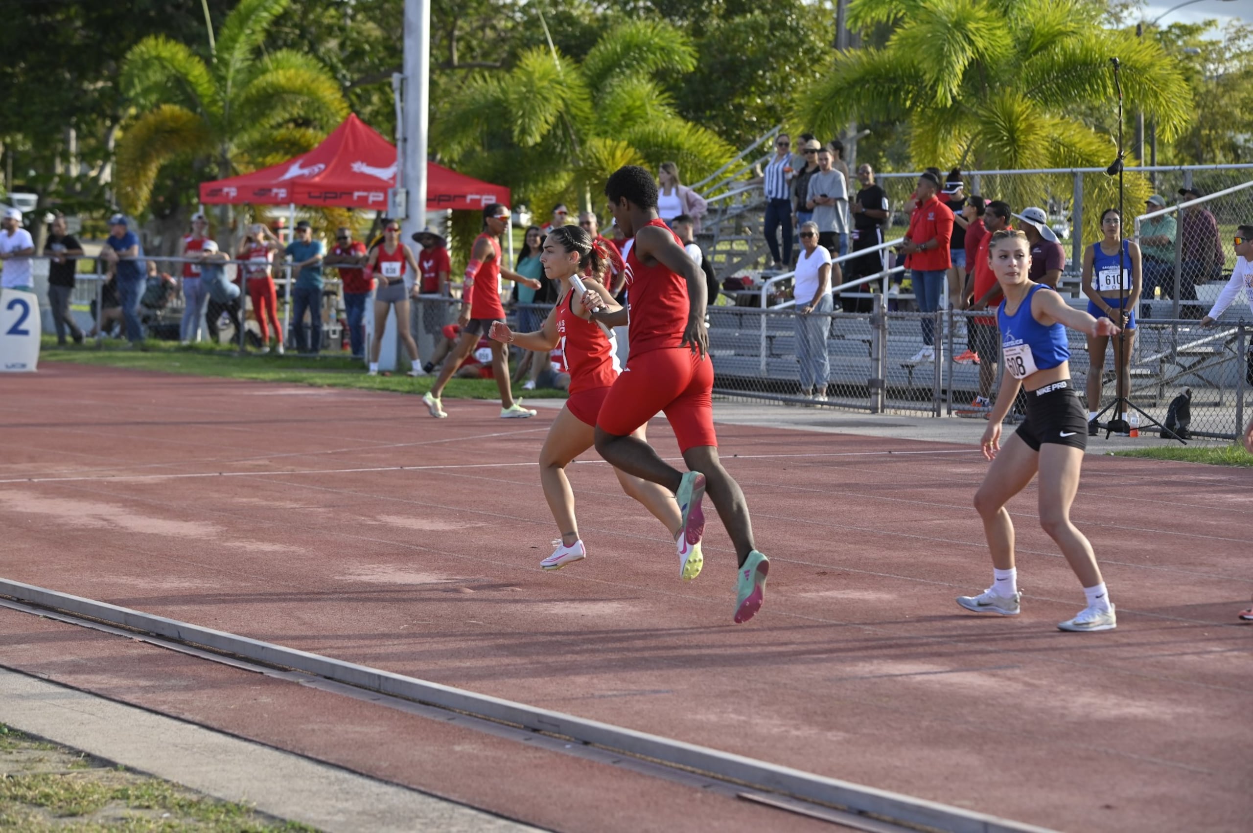 La novedad en los eventos de la LAI este año son la introducción del evento 4X400 mixto, uno propulsado por la World Athletics. (Luis F. Minguela)