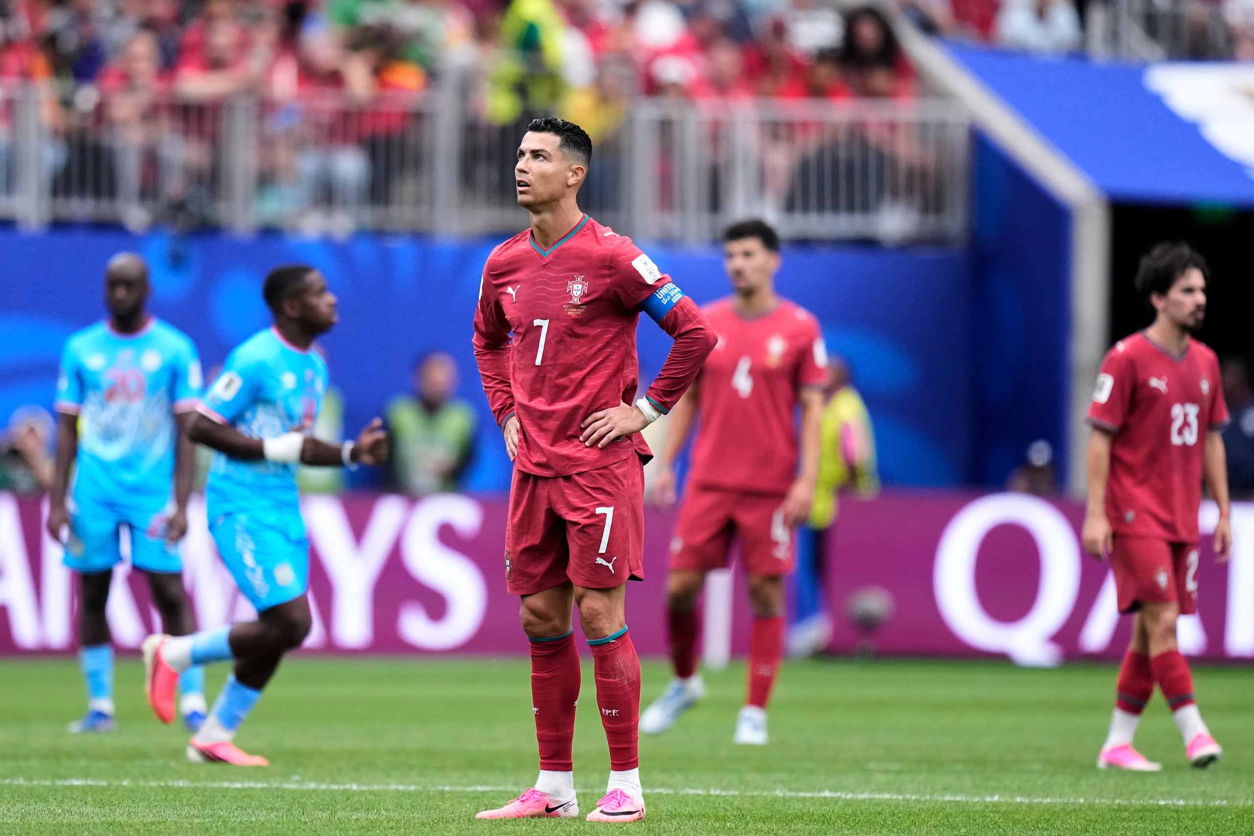 Cristiano Ronaldo reacciona durante el juego entre Portugal y Congo.