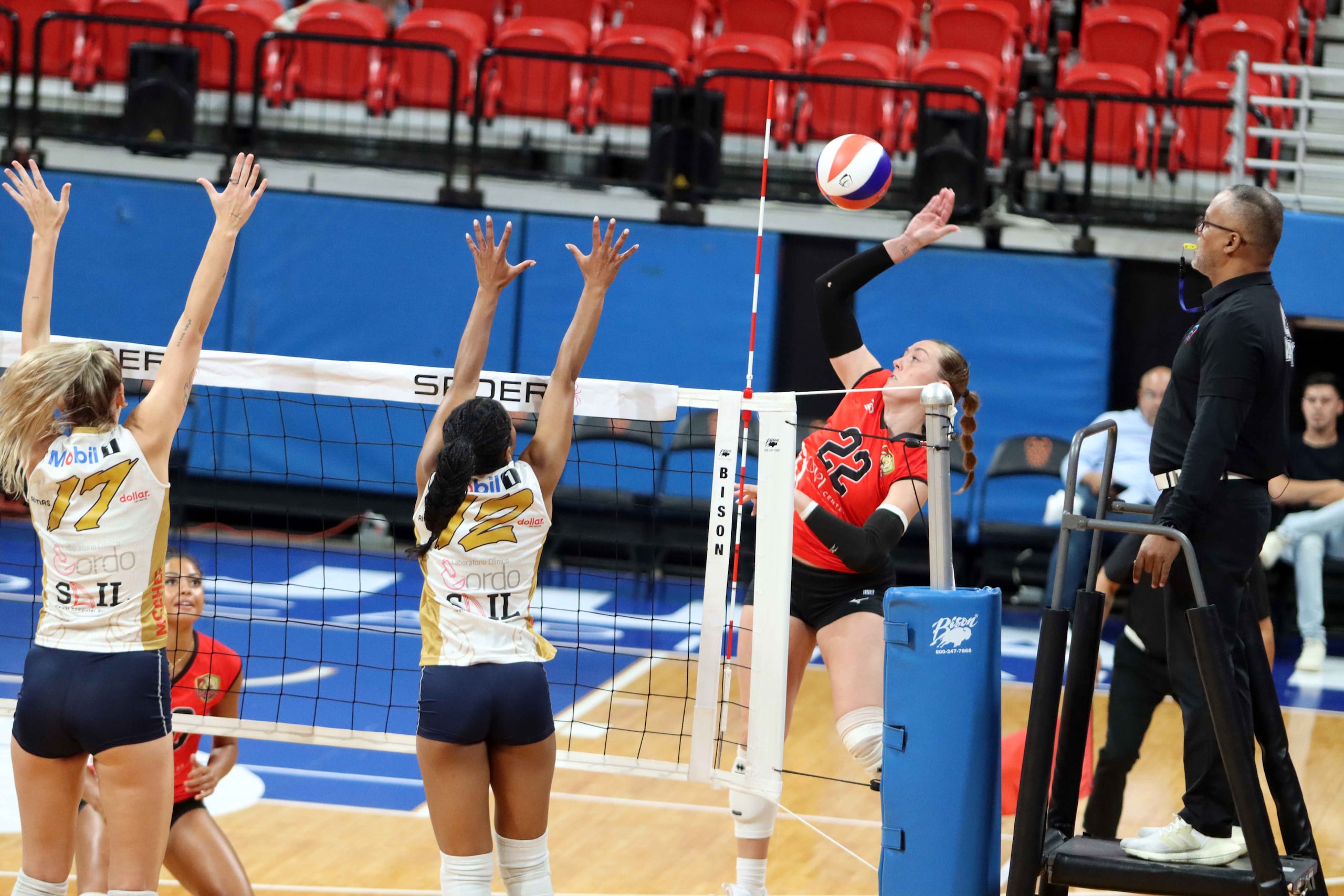 Las Cangrejeras en acción.